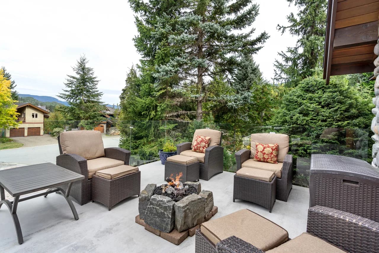 Dream Log Chalet 8
