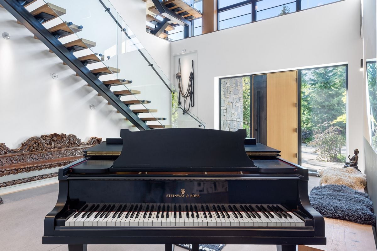 Cedarhof Kadenwood interior 1