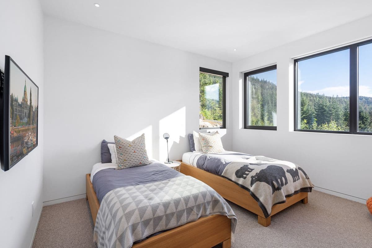 Cedarhof Kadenwood interior 13