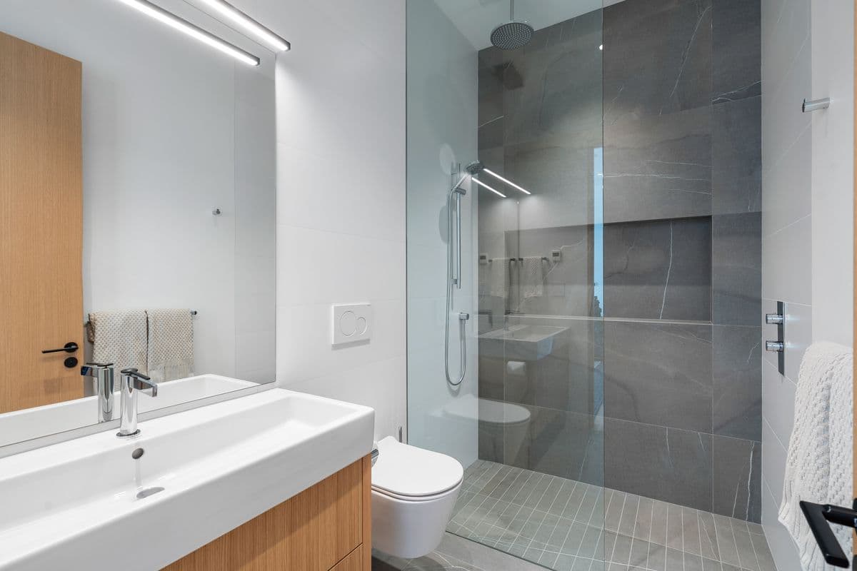 Cedarhof Kadenwood interior 19