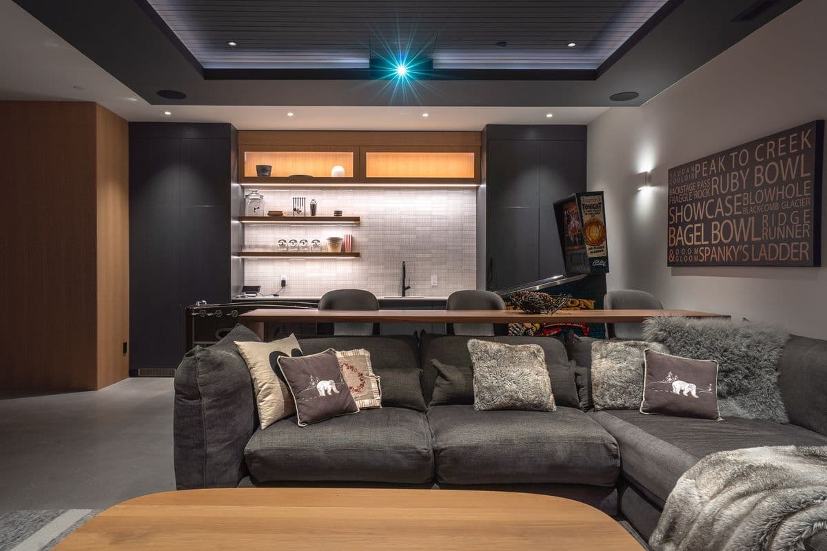 Cedarhof Kadenwood interior 27