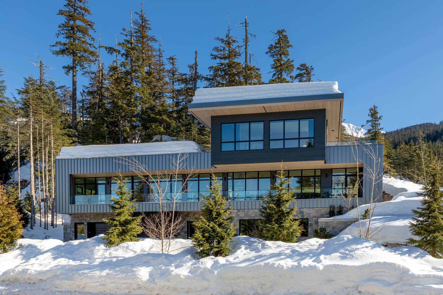 Cedarhof Kadenwood interior 32