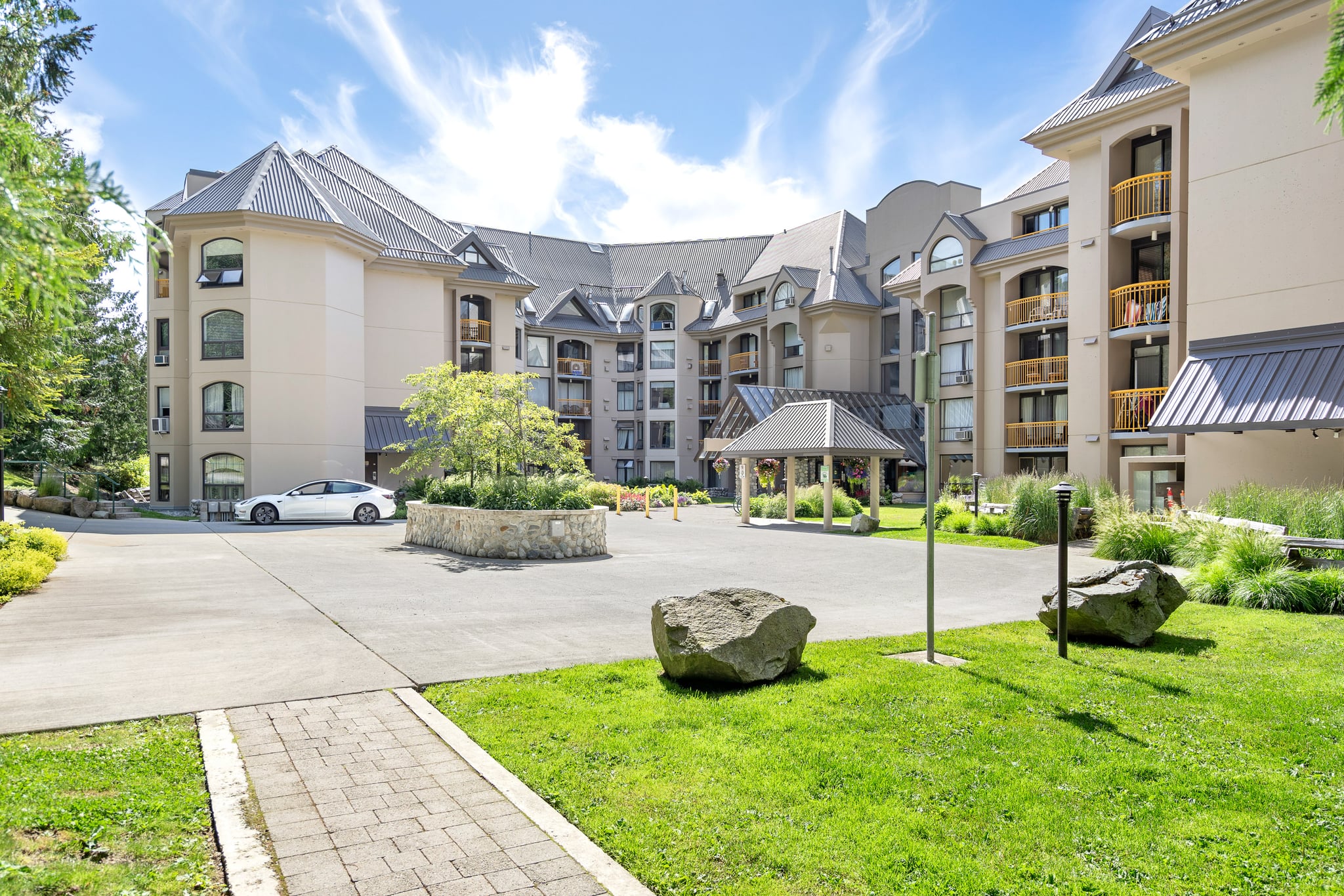 Luxury 3-Bed Property 2