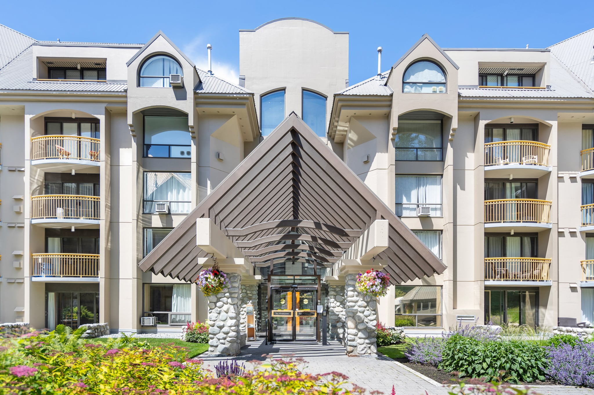 Luxury 3-Bed Property 3