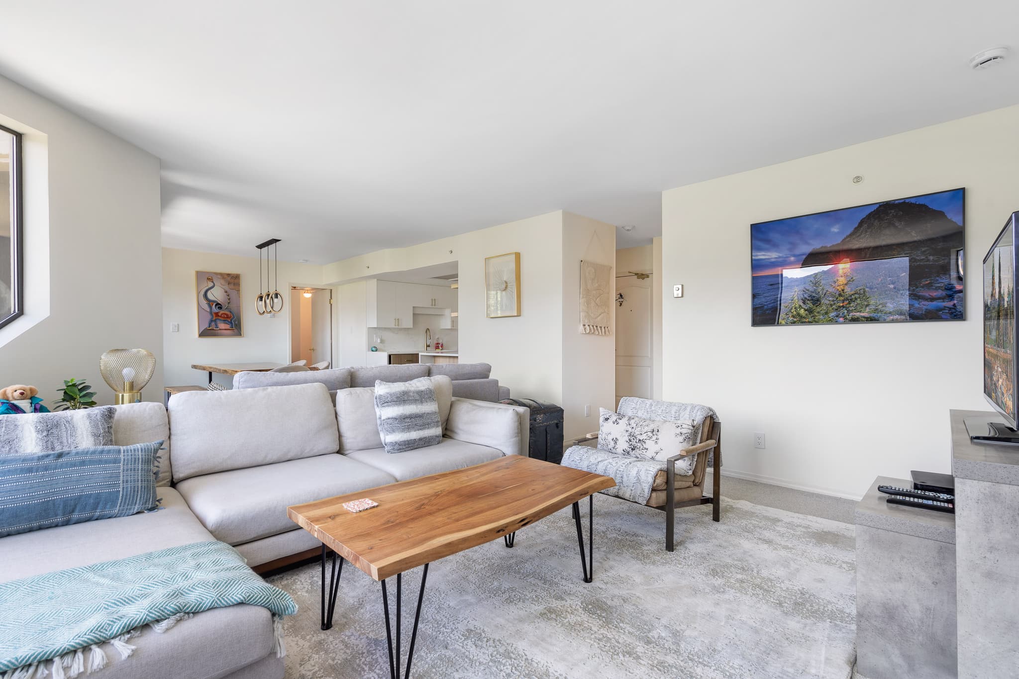 Luxury 3-Bed Property 6