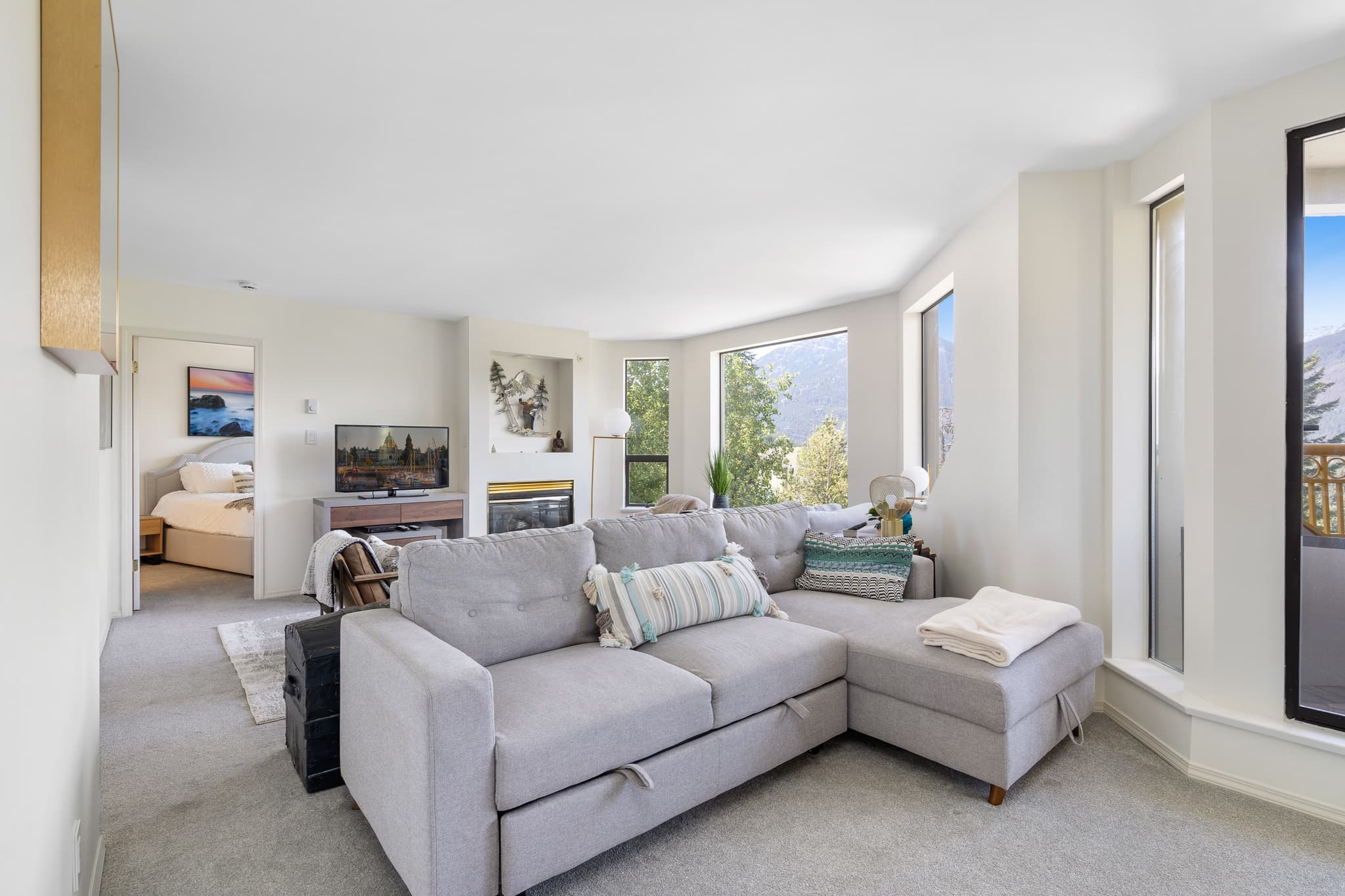 Luxury 3-Bed Property 7