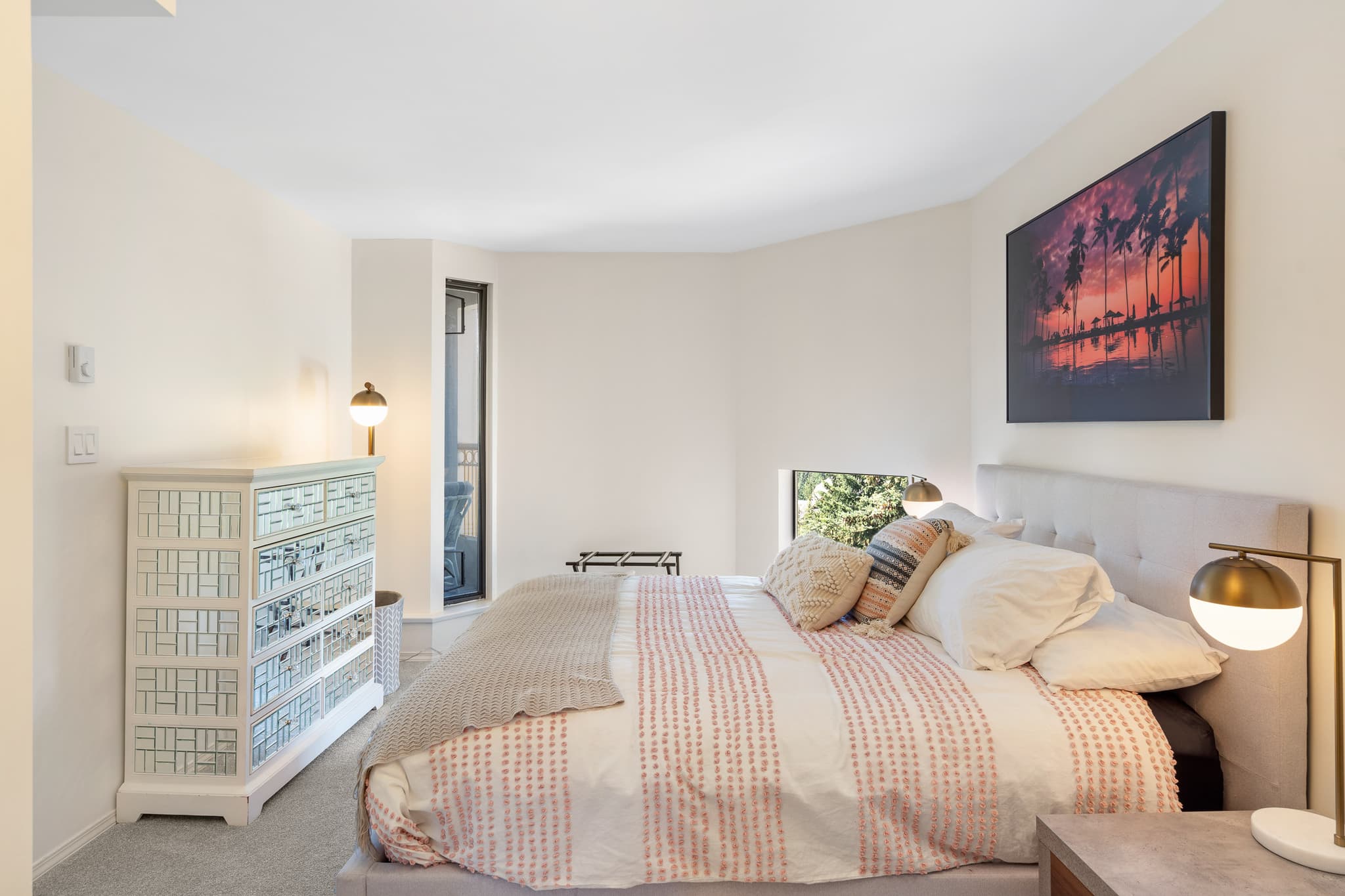 Luxury 3-Bed Property 13