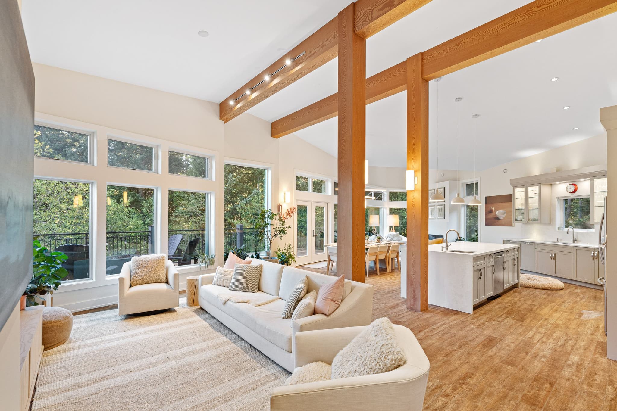 Luxe 4-Bed Home in Spring Creek