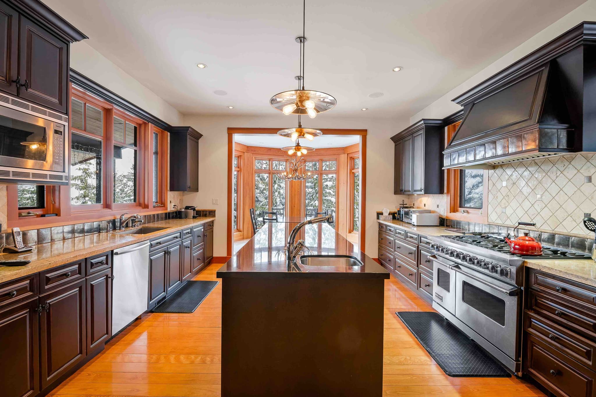 Professional cleaning and maintenance services