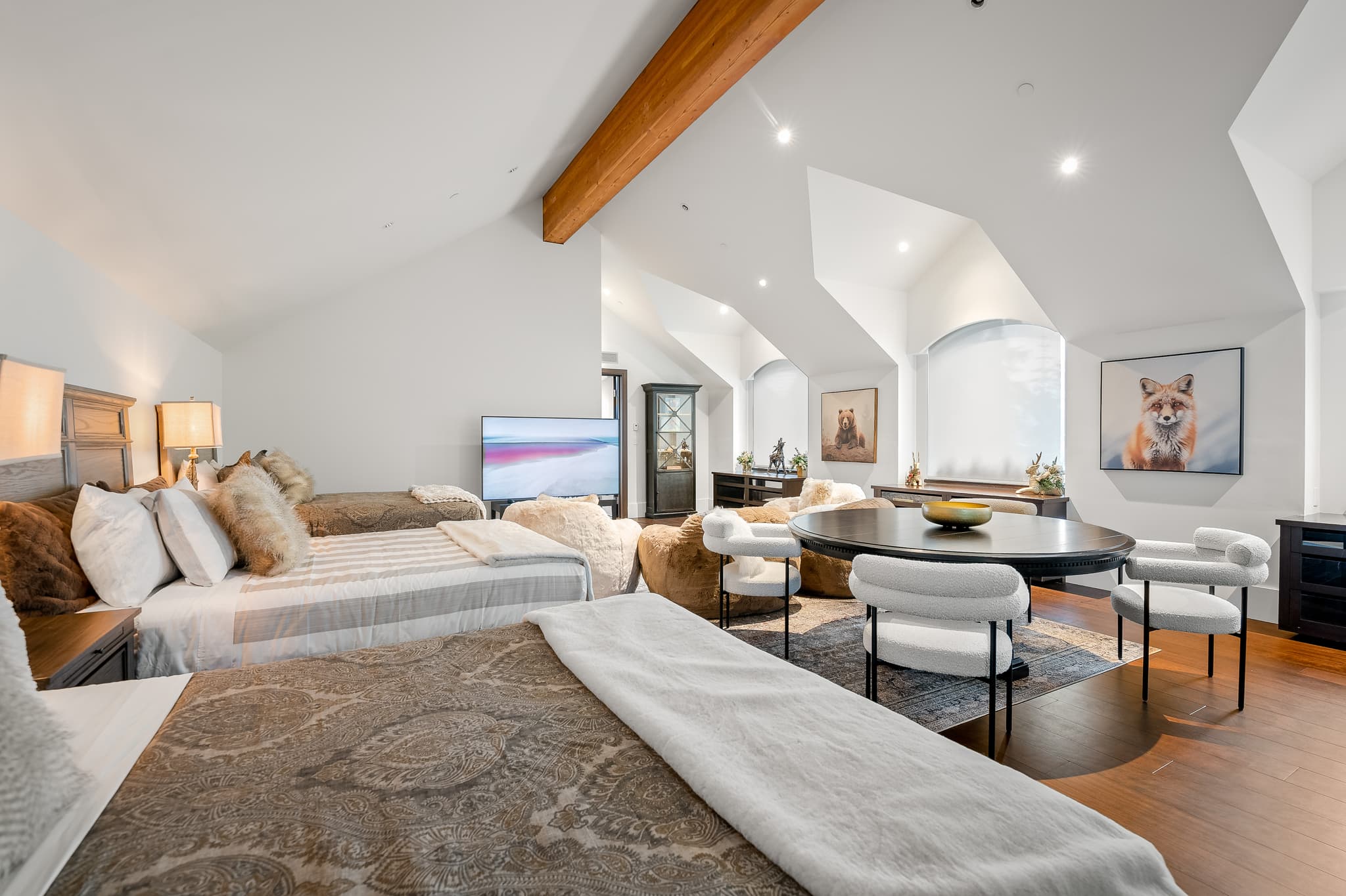 Altitude Retreat interior 26