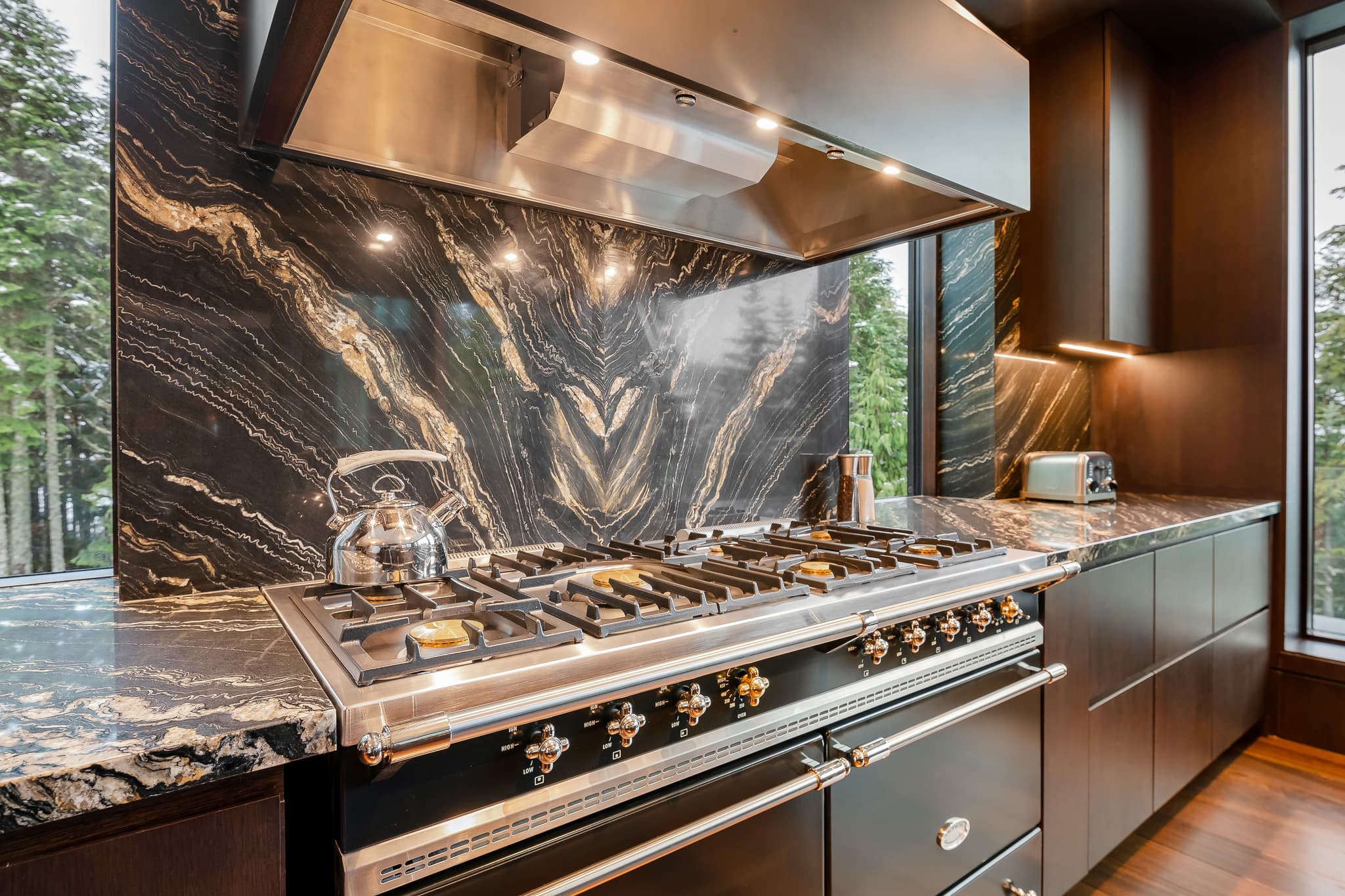 Altitude Retreat interior 14