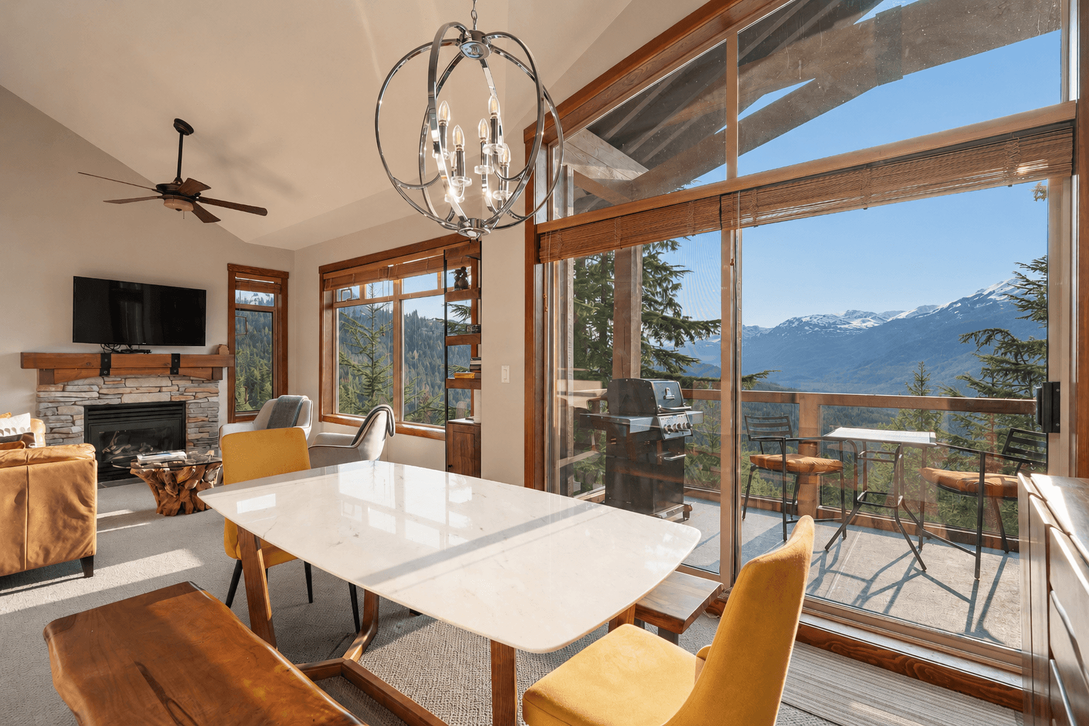 Bluffs #8 - Luxury 3 Bed - Ski in Ski out - Views!