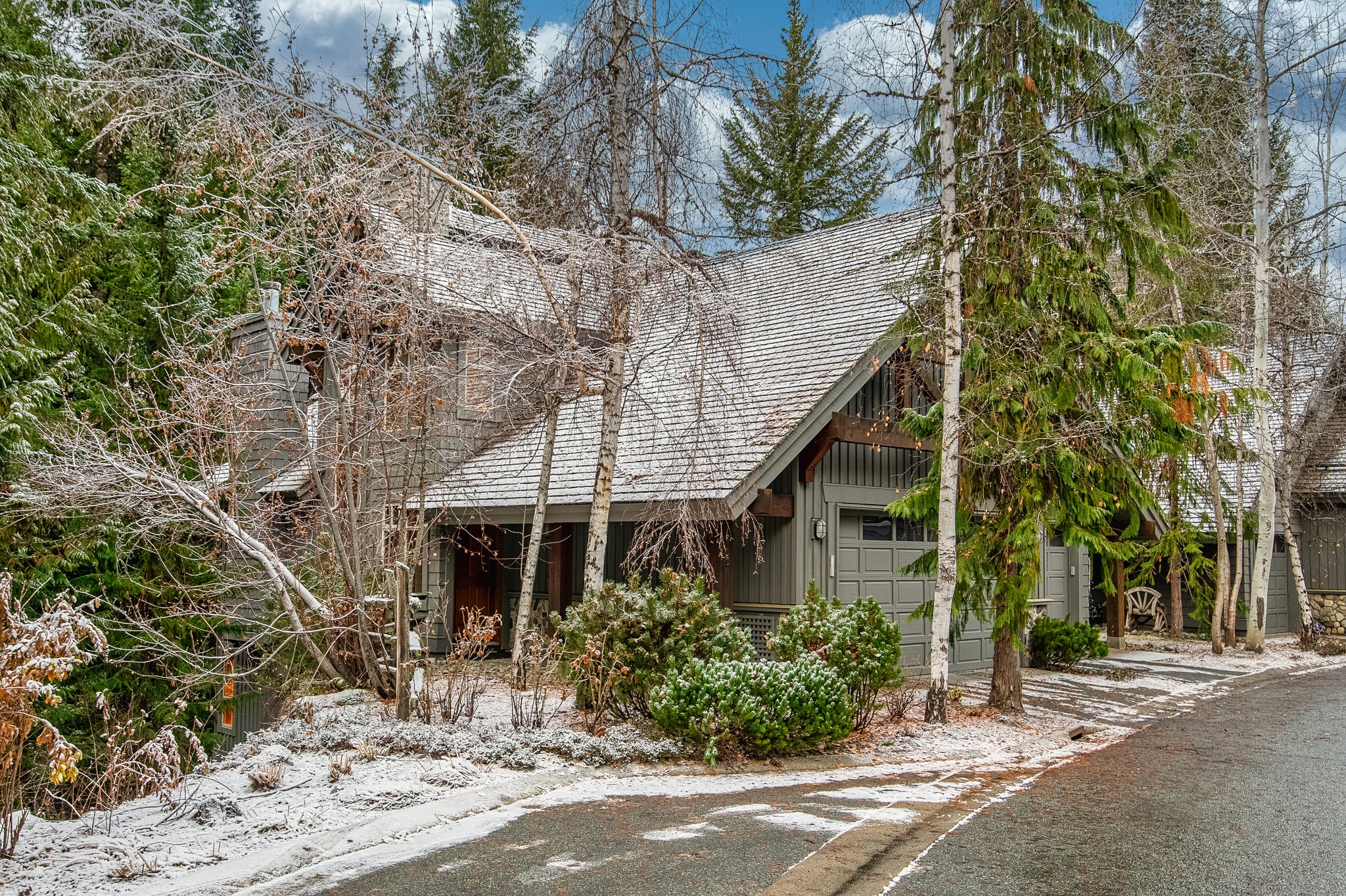 Luxe-Cozy Whistler Village interior 1