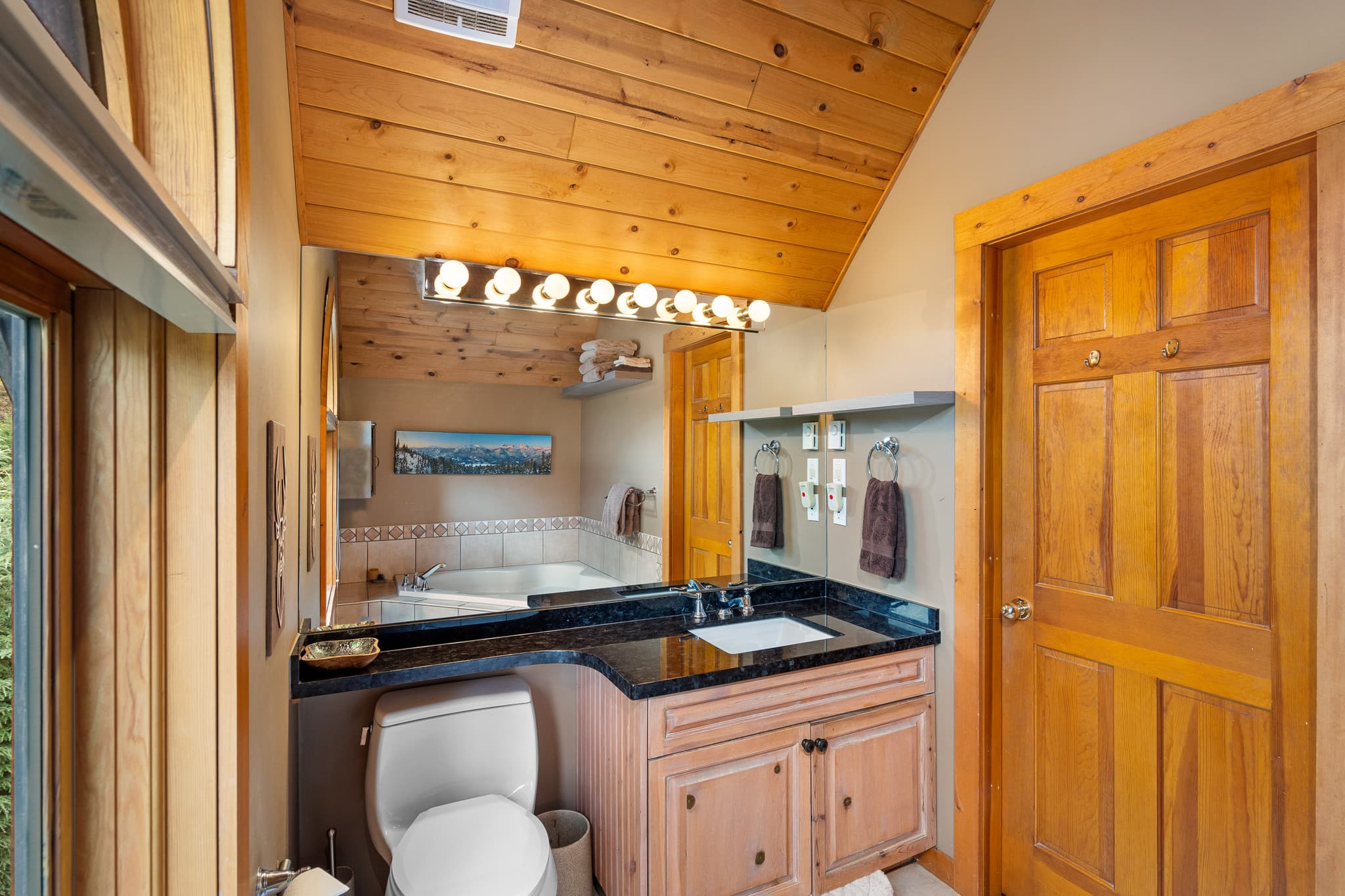 Dream Log Chalet interior 15