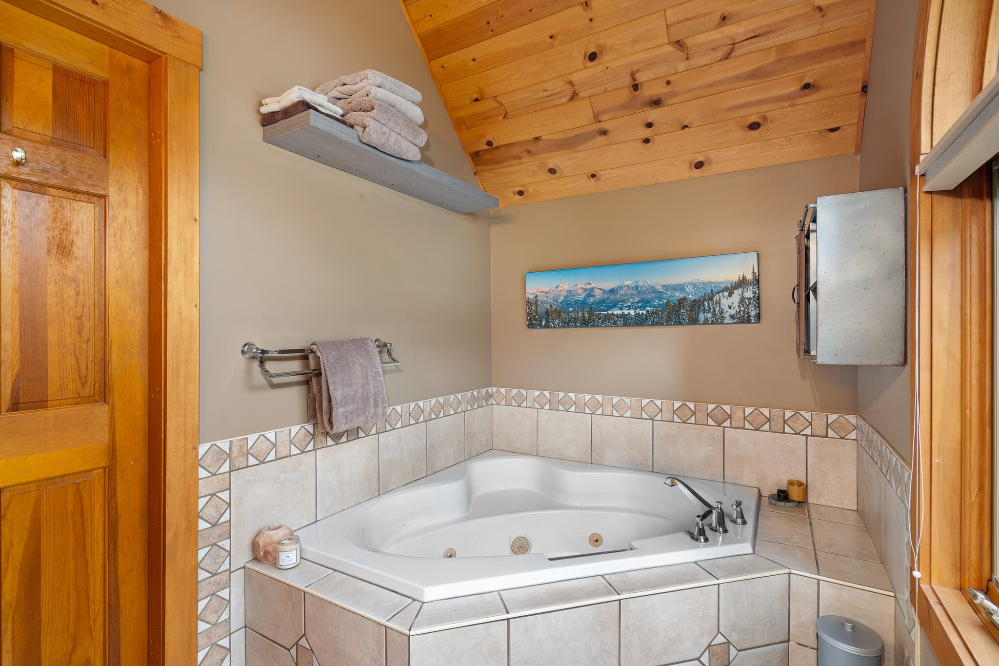 Dream Log Chalet interior 14