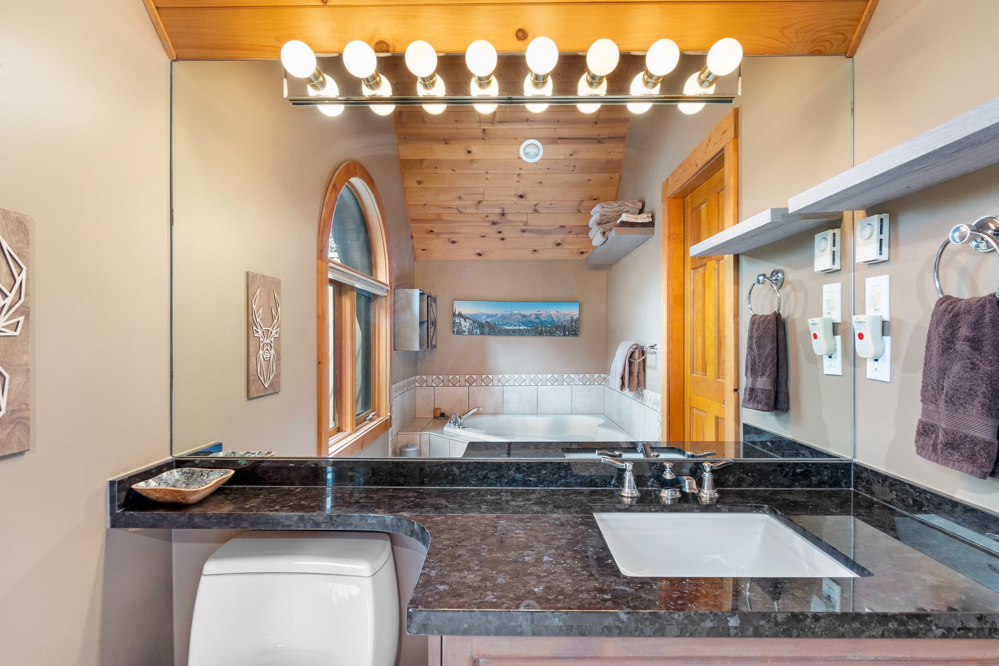 Dream Log Chalet interior 13