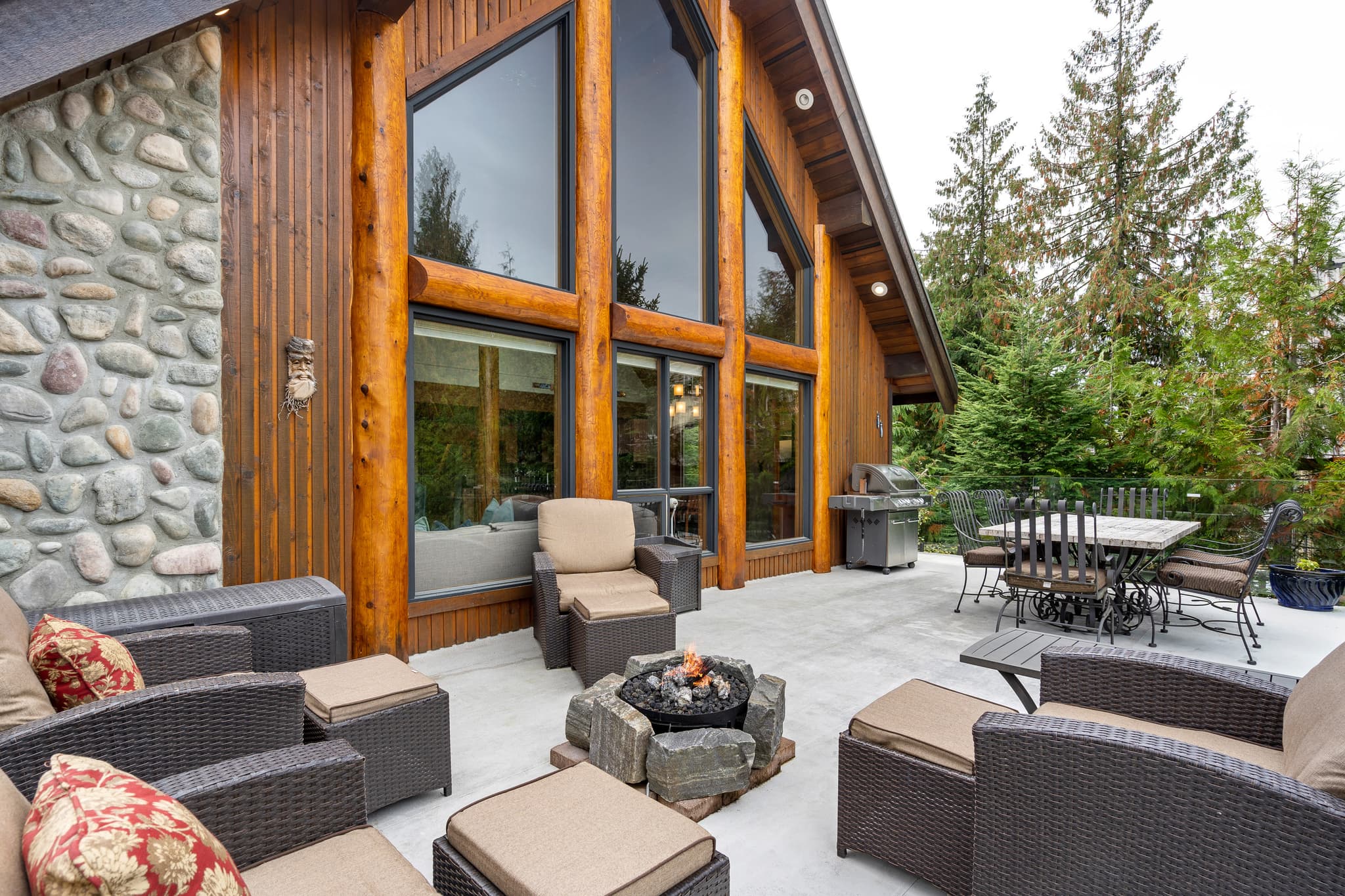 Dream Log Chalet interior 9