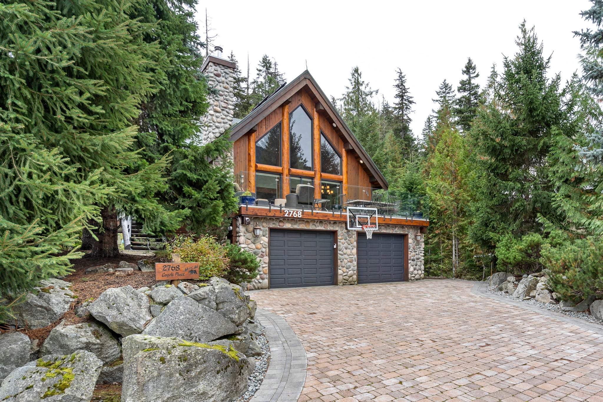 Dream Log Chalet interior 1