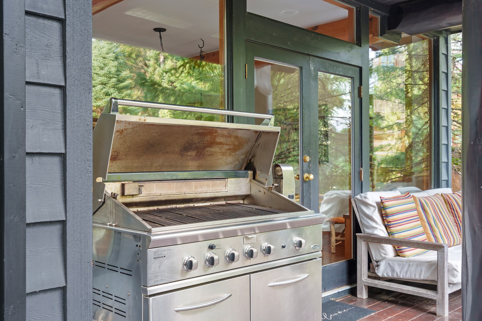 Falcon Blueberry Drive interior 9