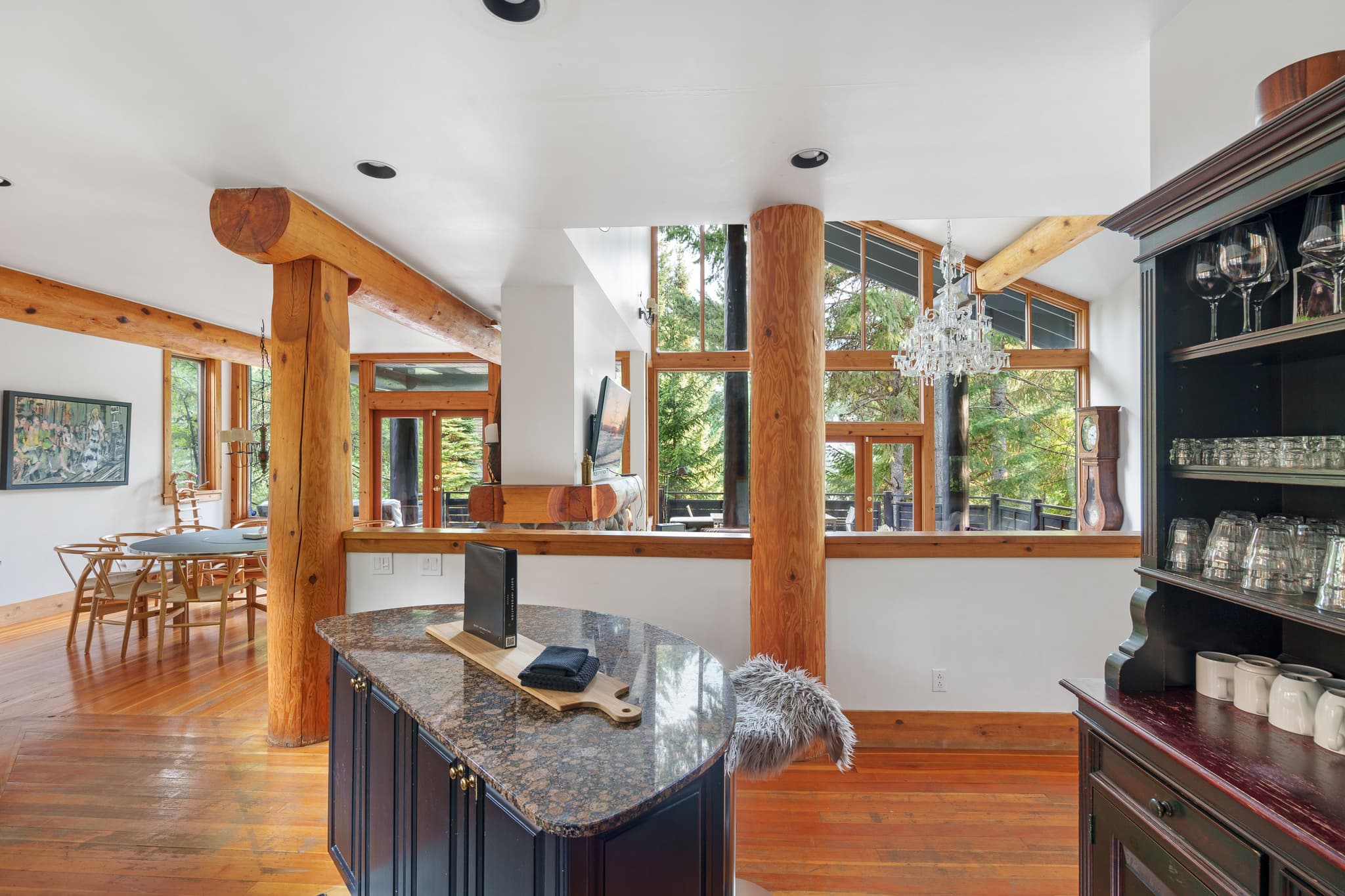 Falcon Blueberry Drive interior 14