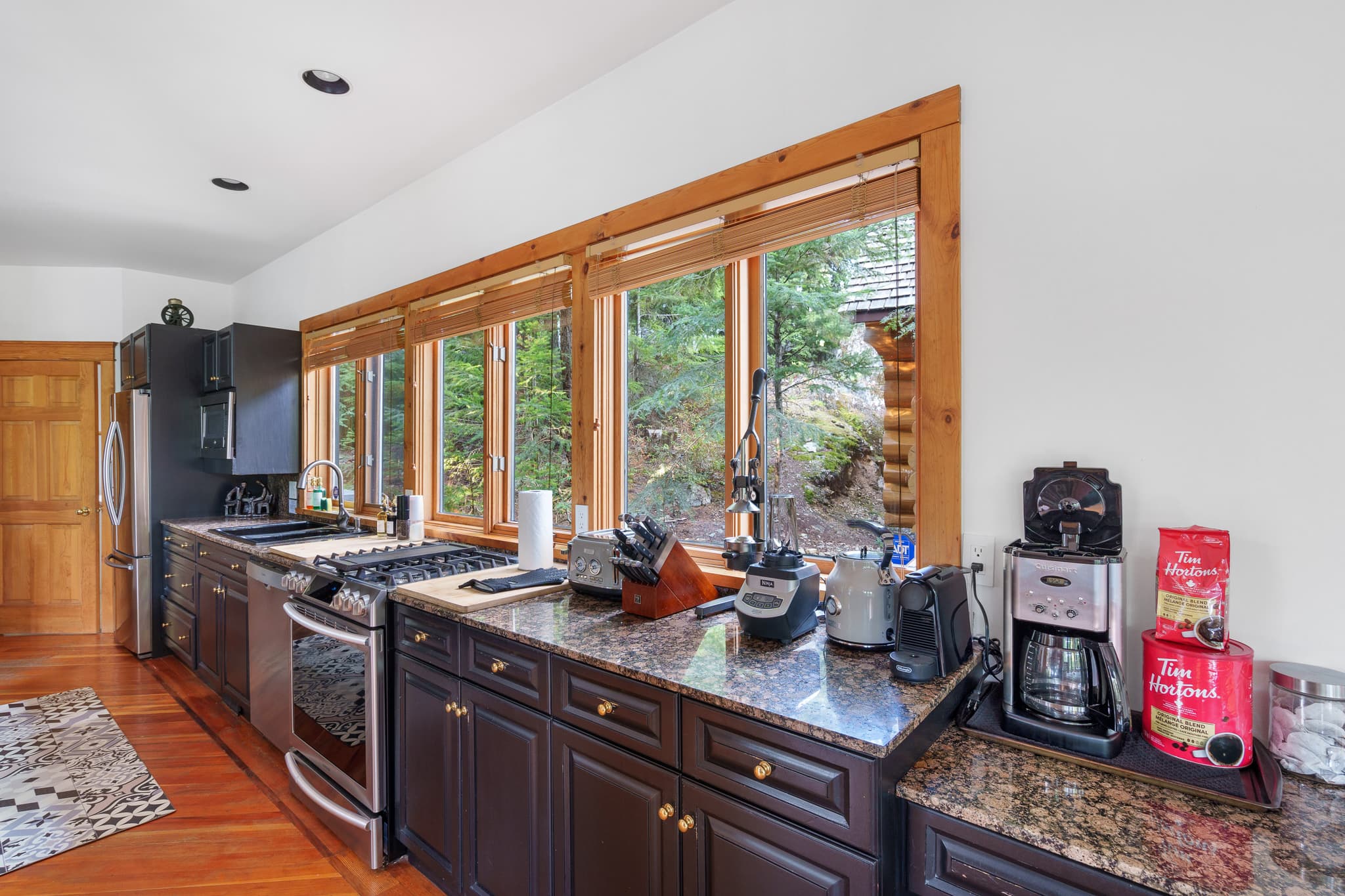 Falcon Blueberry Drive interior 16