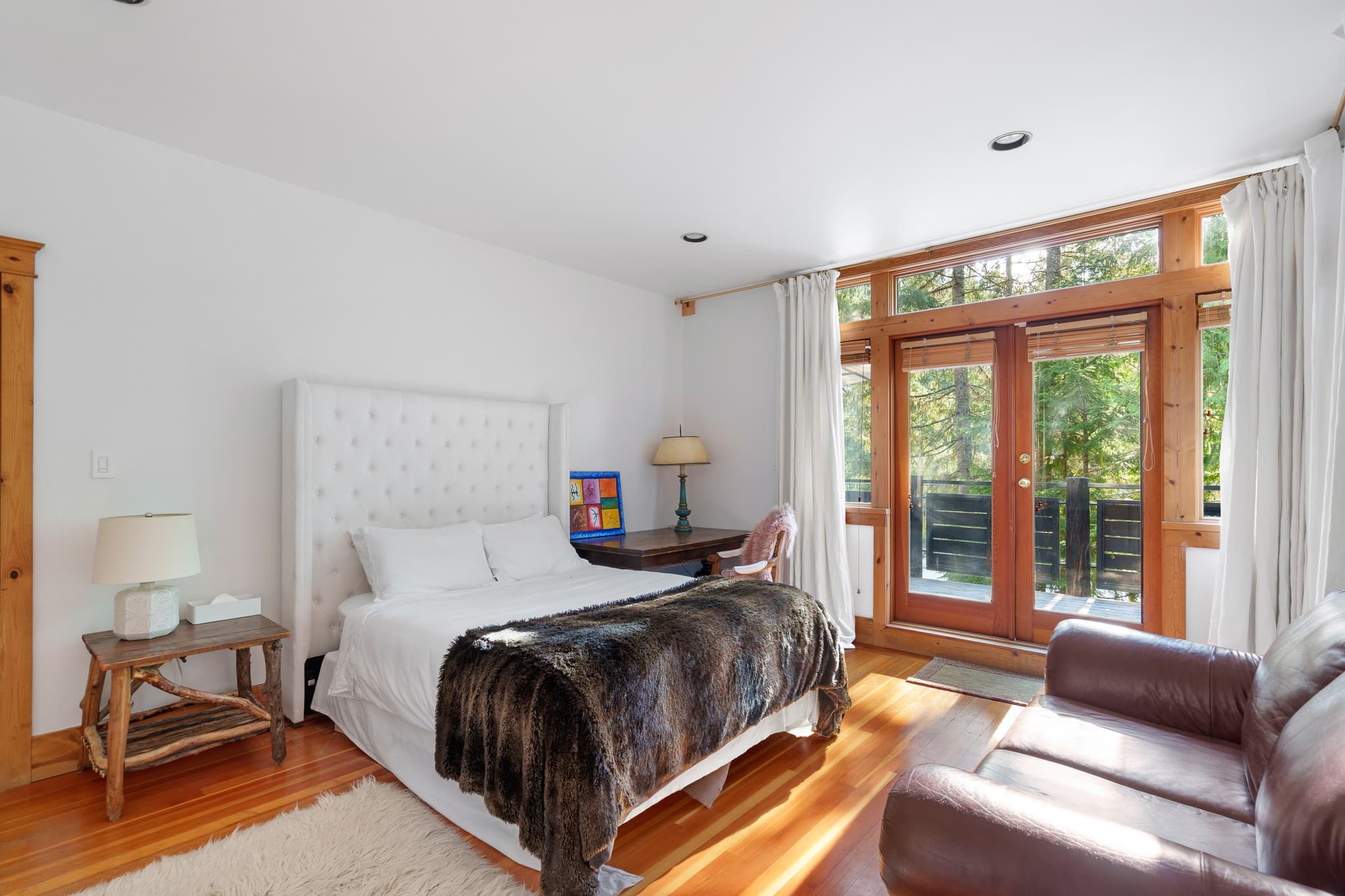 Falcon Blueberry Drive interior 21