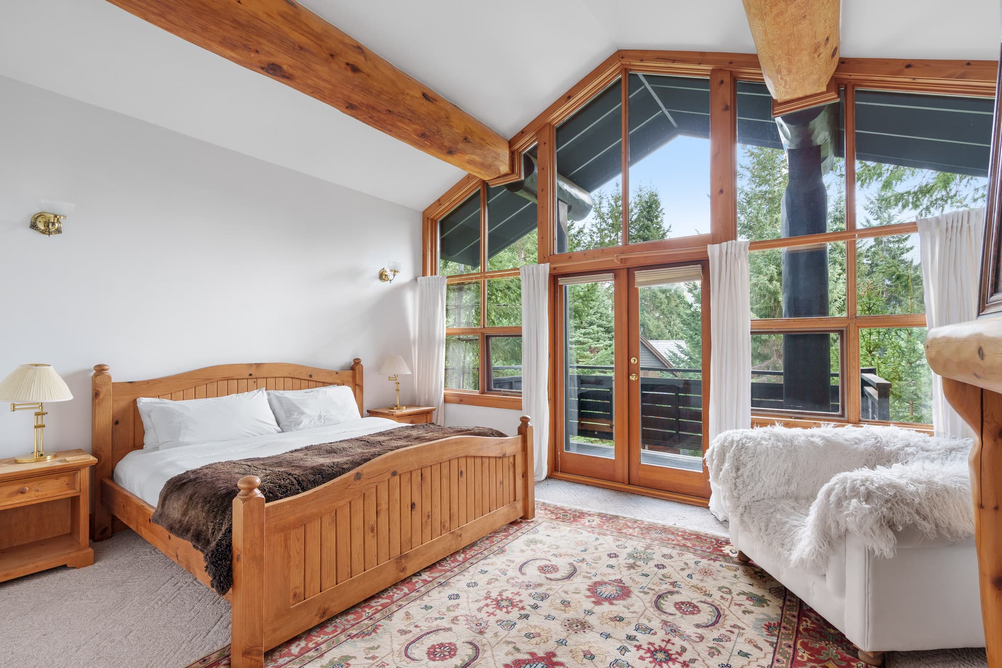 Falcon Blueberry Drive interior 26