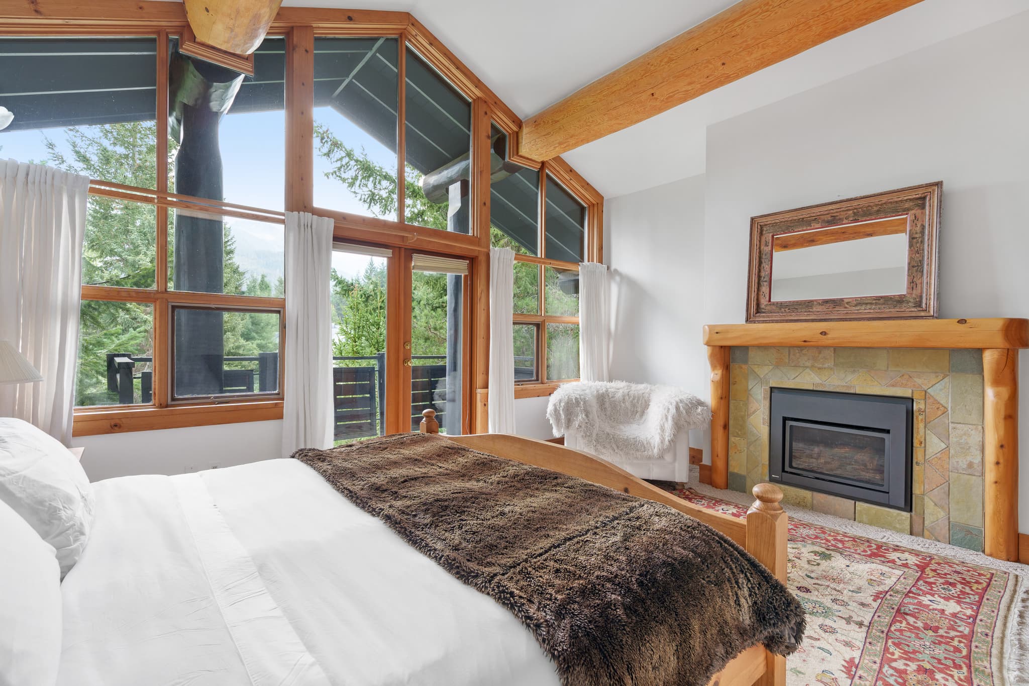 Falcon Blueberry Drive interior 27