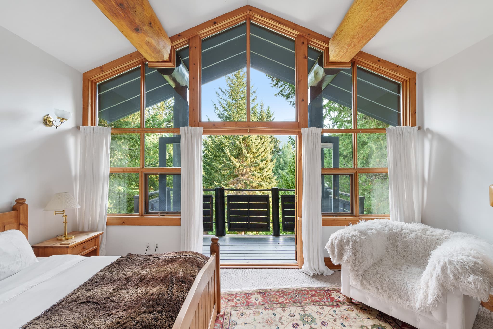 Falcon Blueberry Drive interior 28