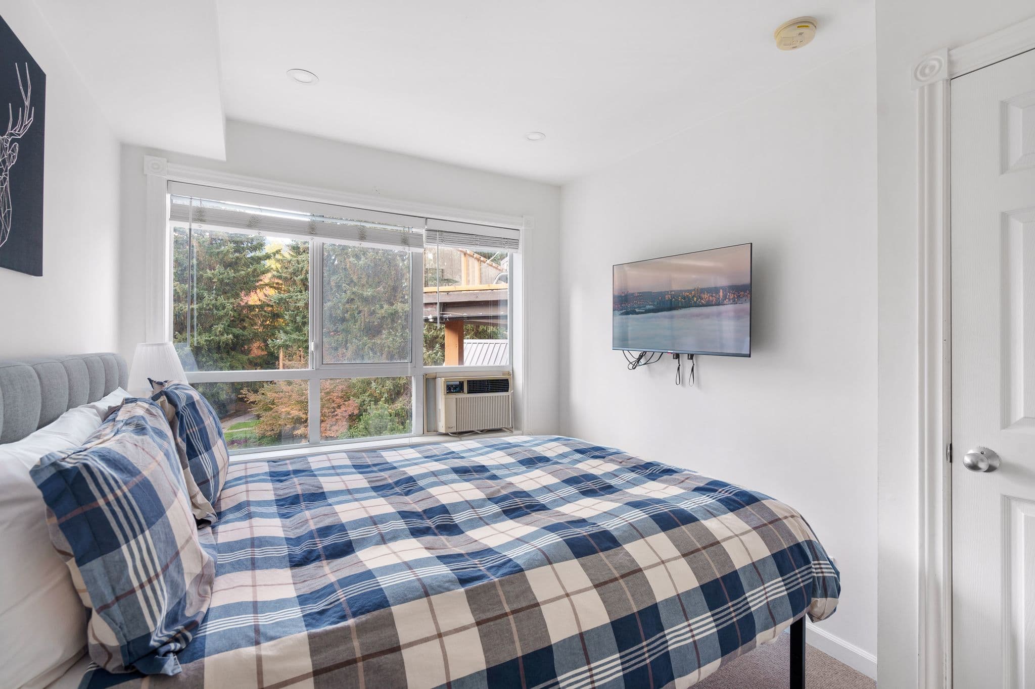 Glaciers Reach interior 21