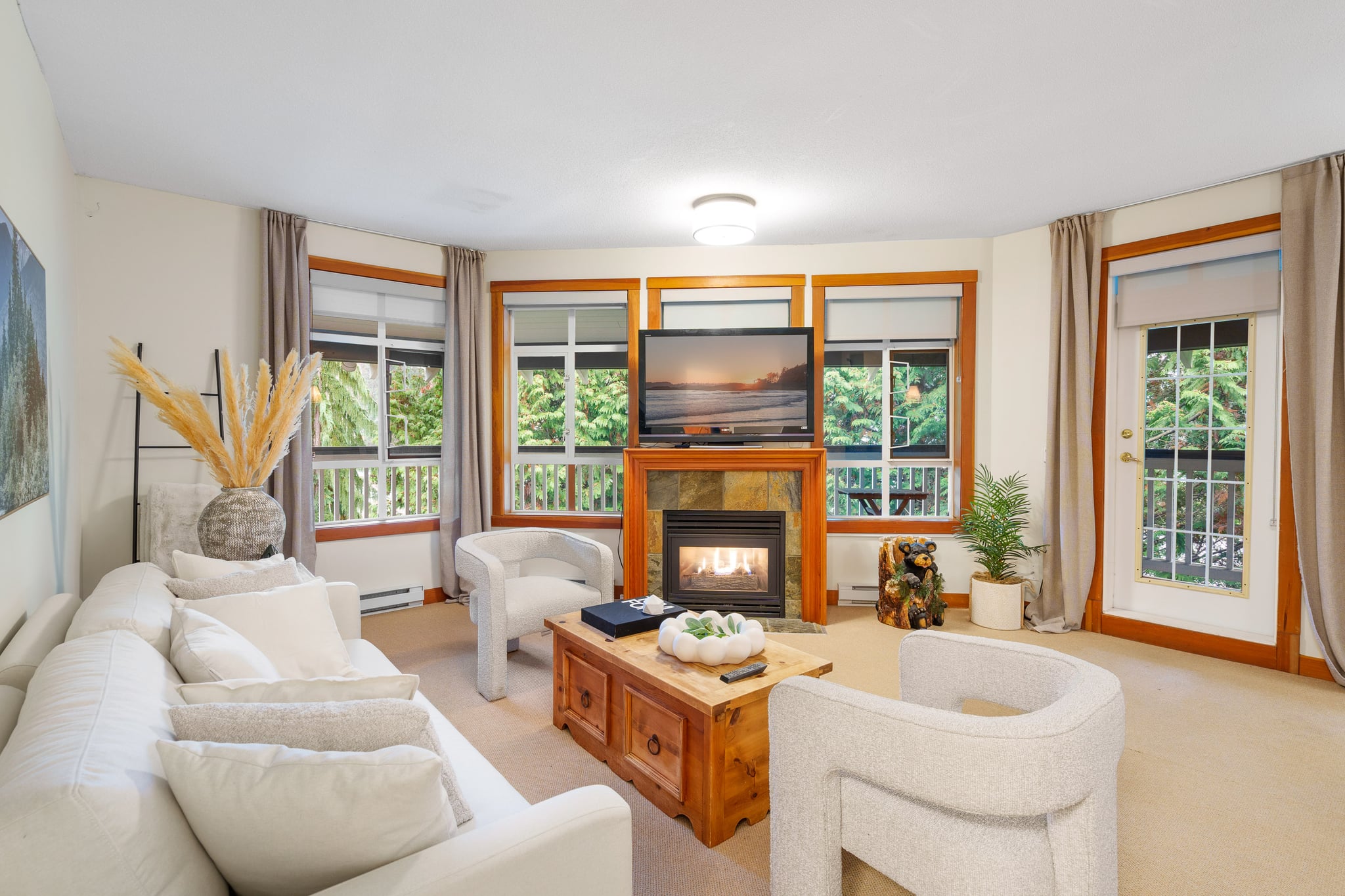 3-BDRM | Whistler Village | Walk to Hill | Hot Tub - Luxury Whistler vacation rental with 3 bedrooms, accommodating up to 8 guests