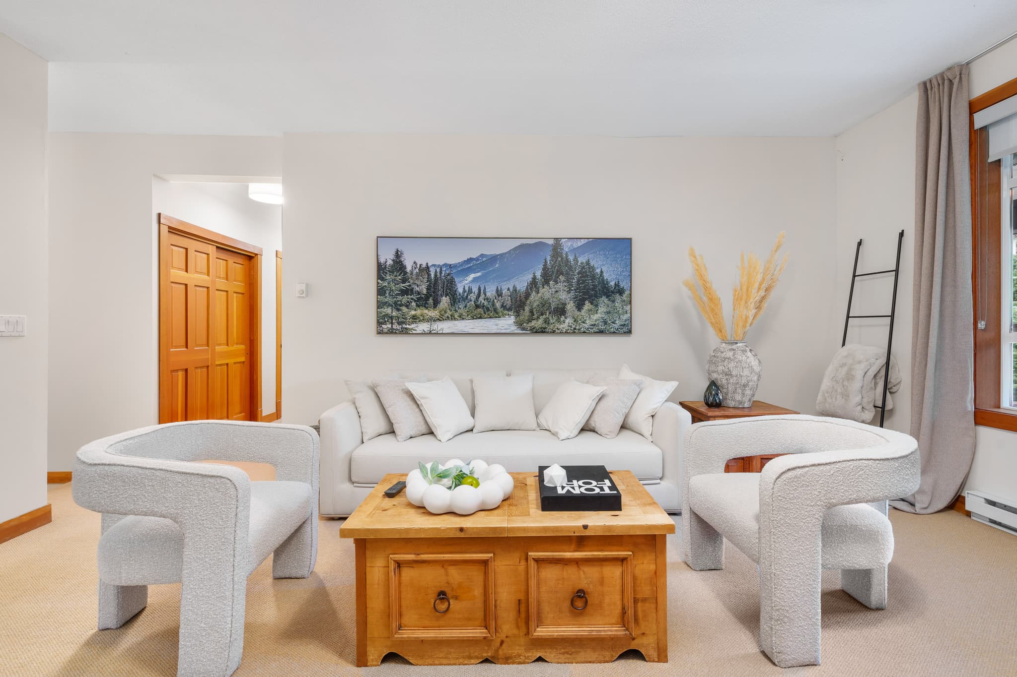 Rare 3-bedroom Whistler Village interior 7