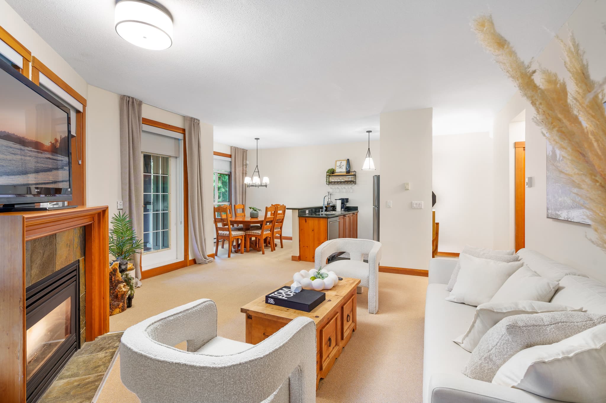 Rare 3-bedroom Whistler Village interior 8