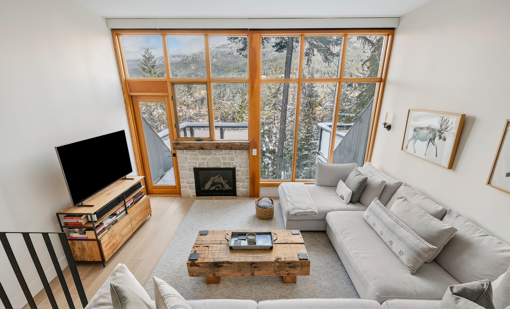 Luxe 5-BED Scandinave Retreat - Walk to Slopes - Luxury Whistler vacation rental with 3 bedrooms, accommodating up to 8 guests