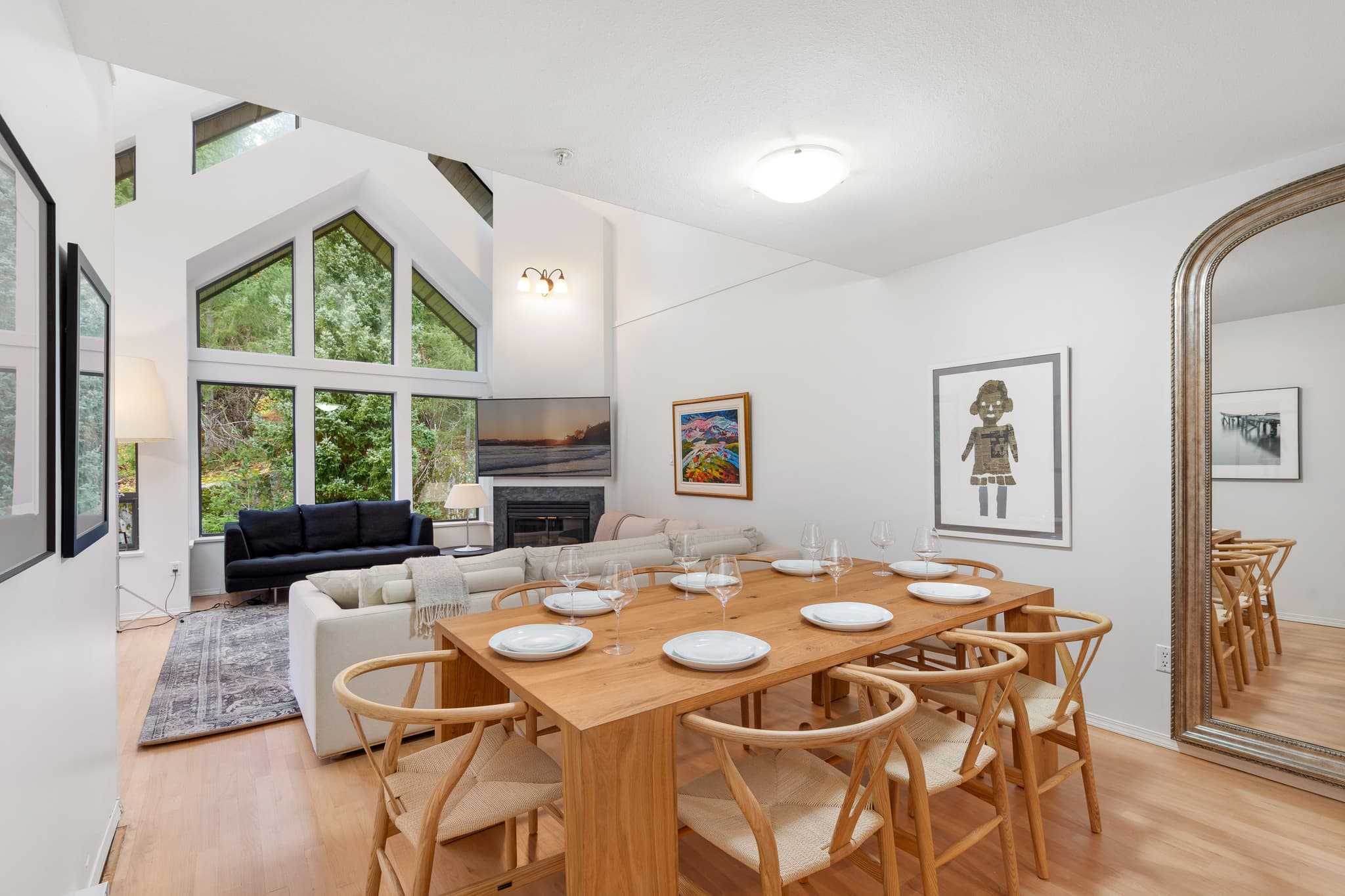 Luxury 6-Bedroom Blueberry interior 14