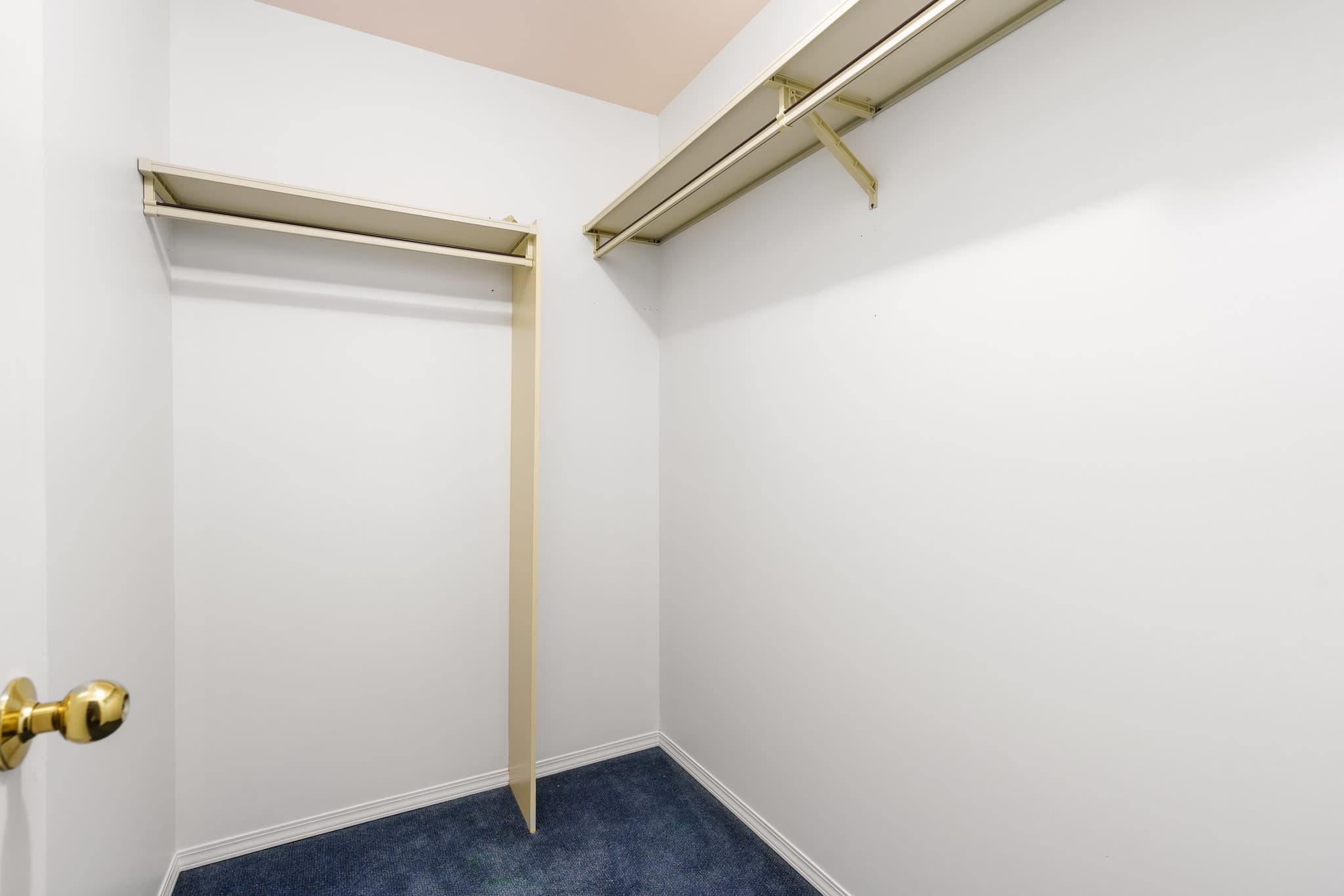 Luxury 6-Bedroom Blueberry interior 28