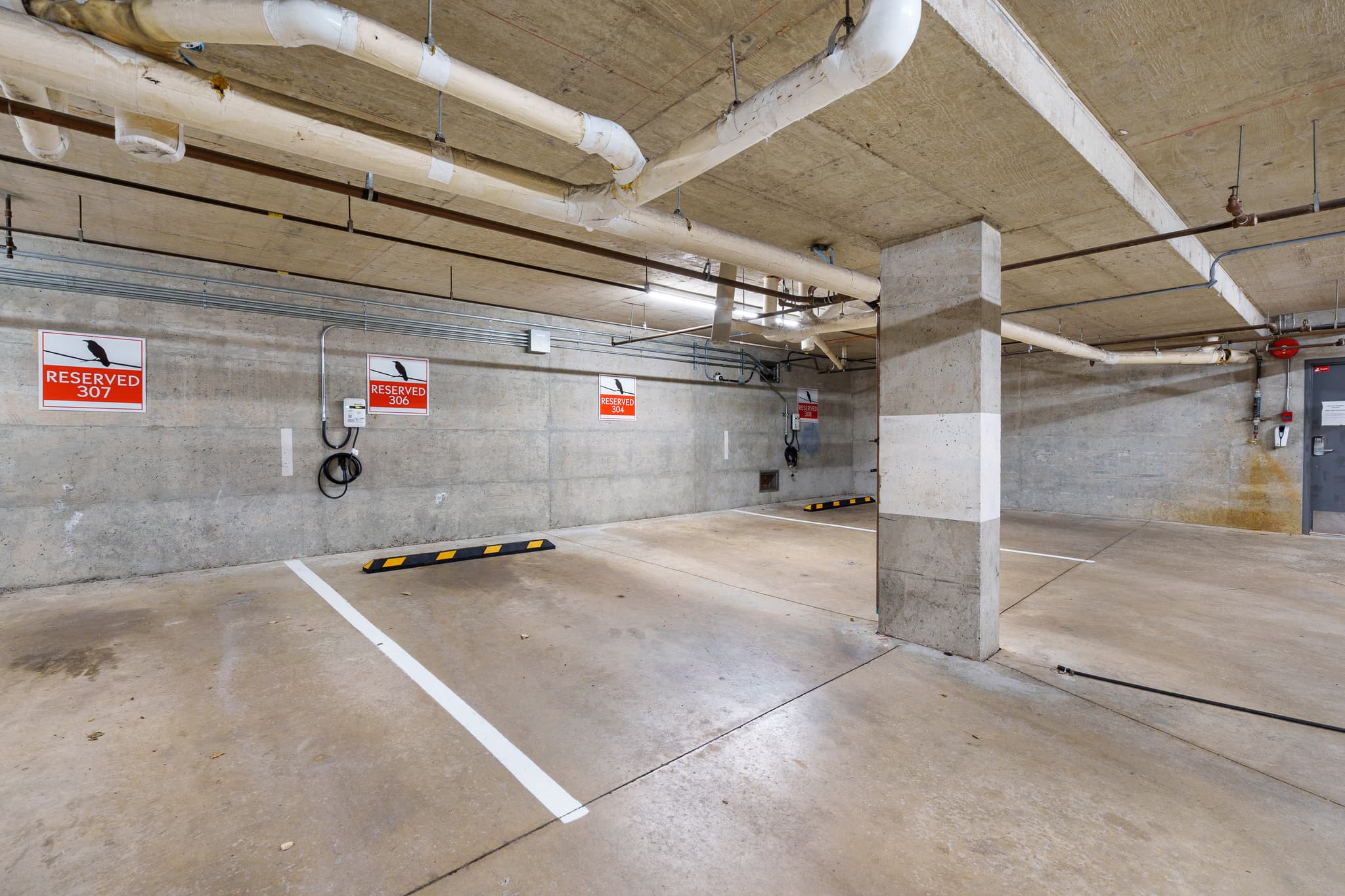 Luxury 6-Bedroom Blueberry interior 17