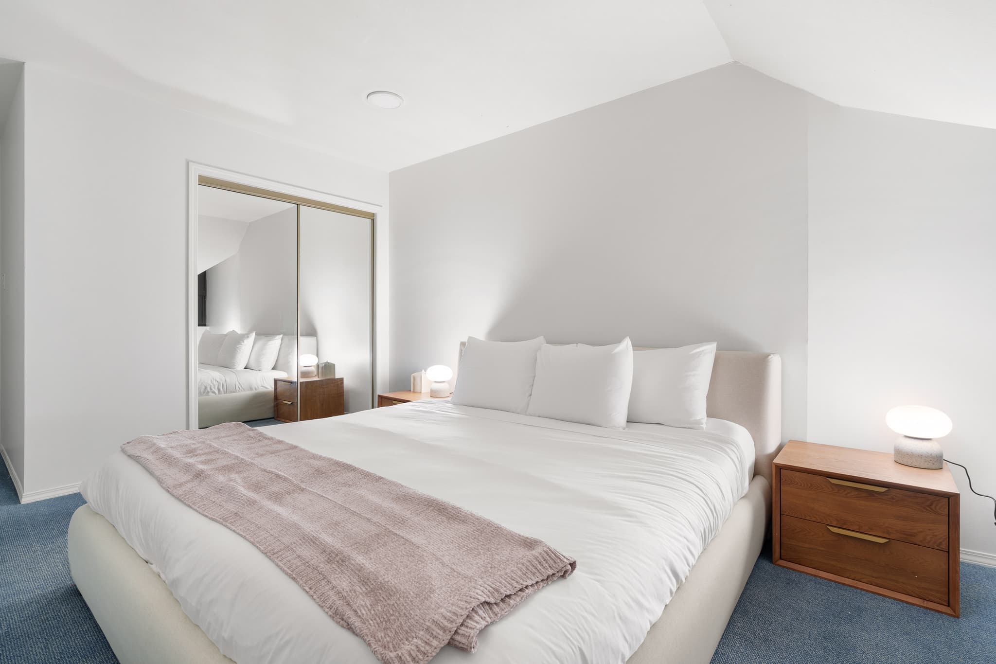 Luxury 6-Bedroom Blueberry interior 27