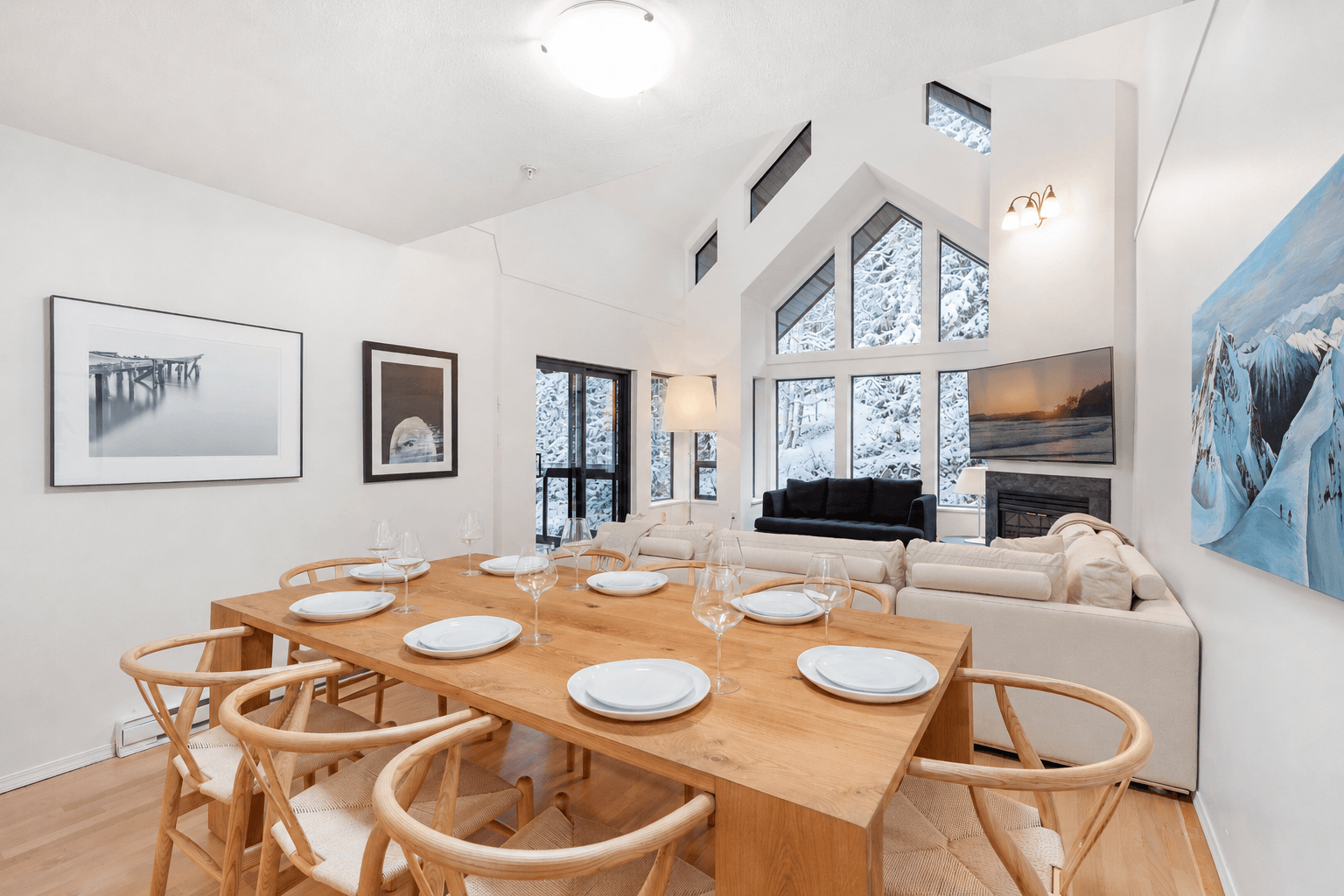 Luxury 6-Bedroom - Whistler Village - Blueberry - Luxury Whistler vacation rental with 6 bedrooms, accommodating up to 12 guests