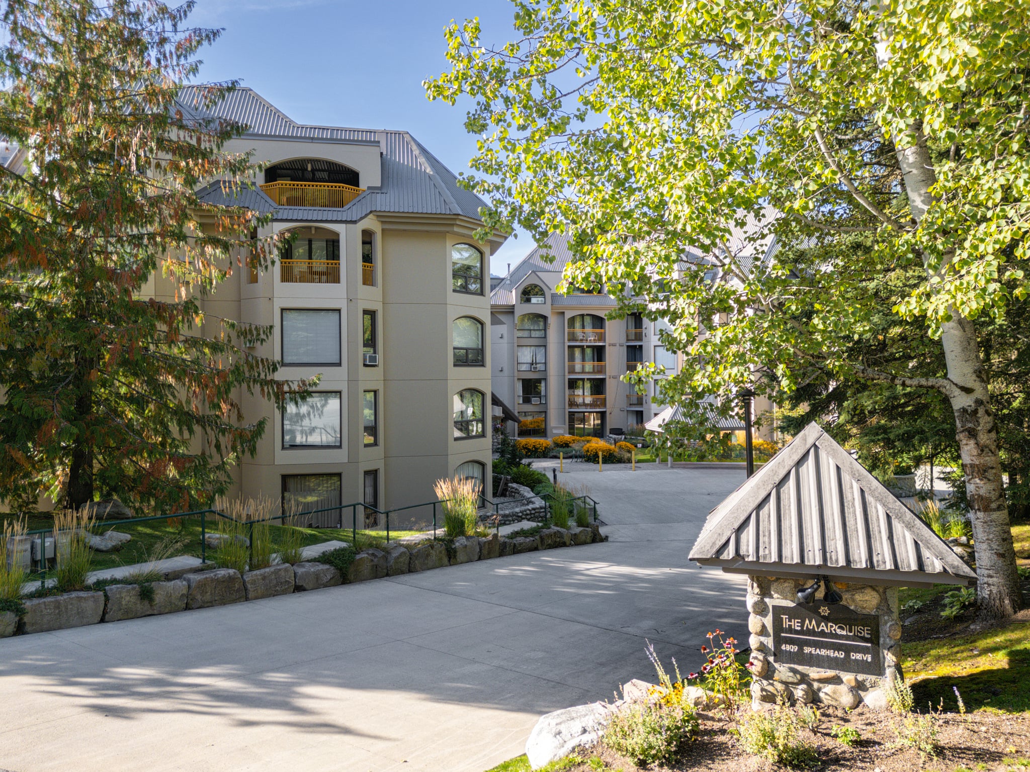 Marquise Ski-in Ski-out interior 1