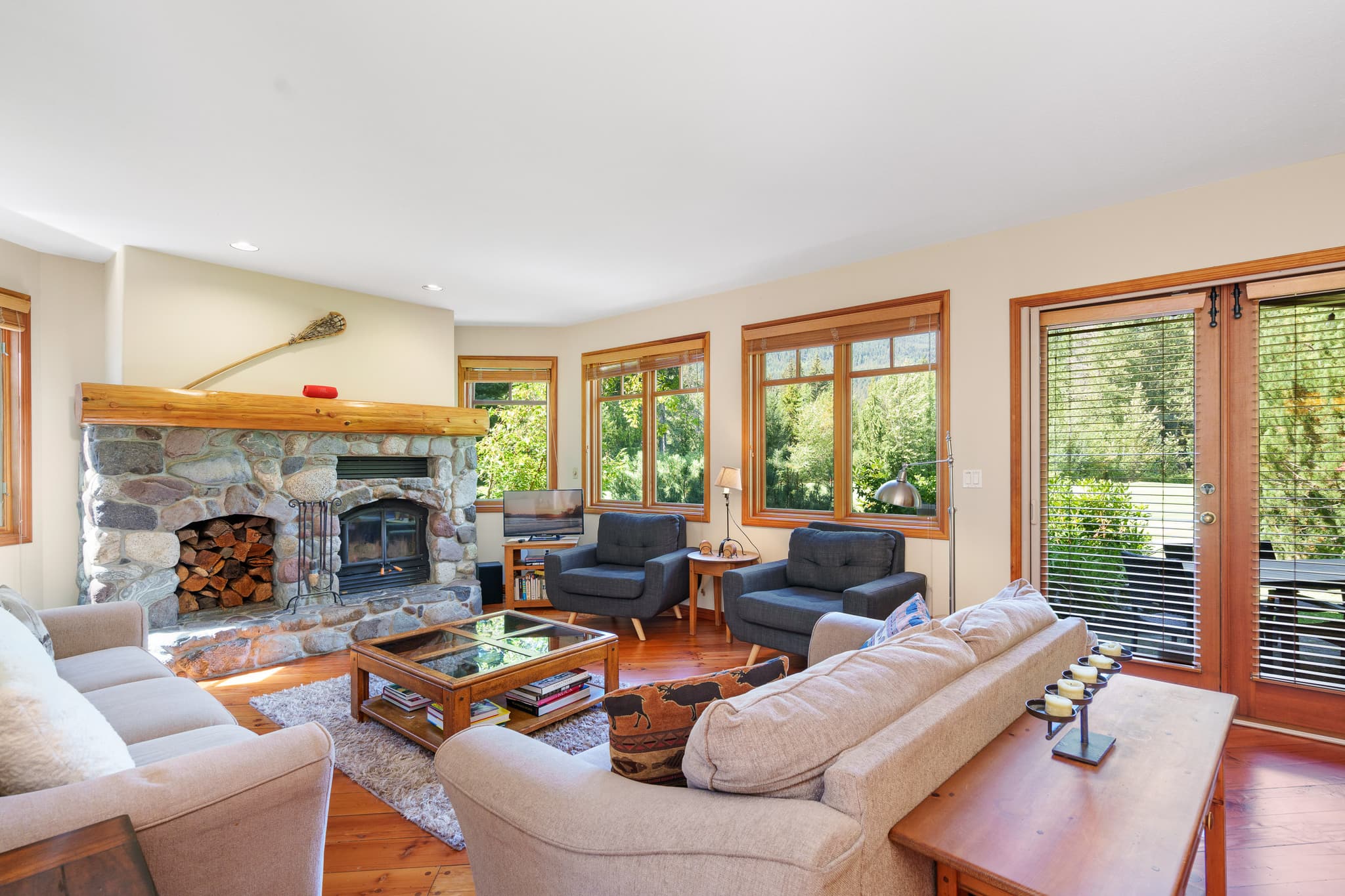 Golf Course Views interior 7