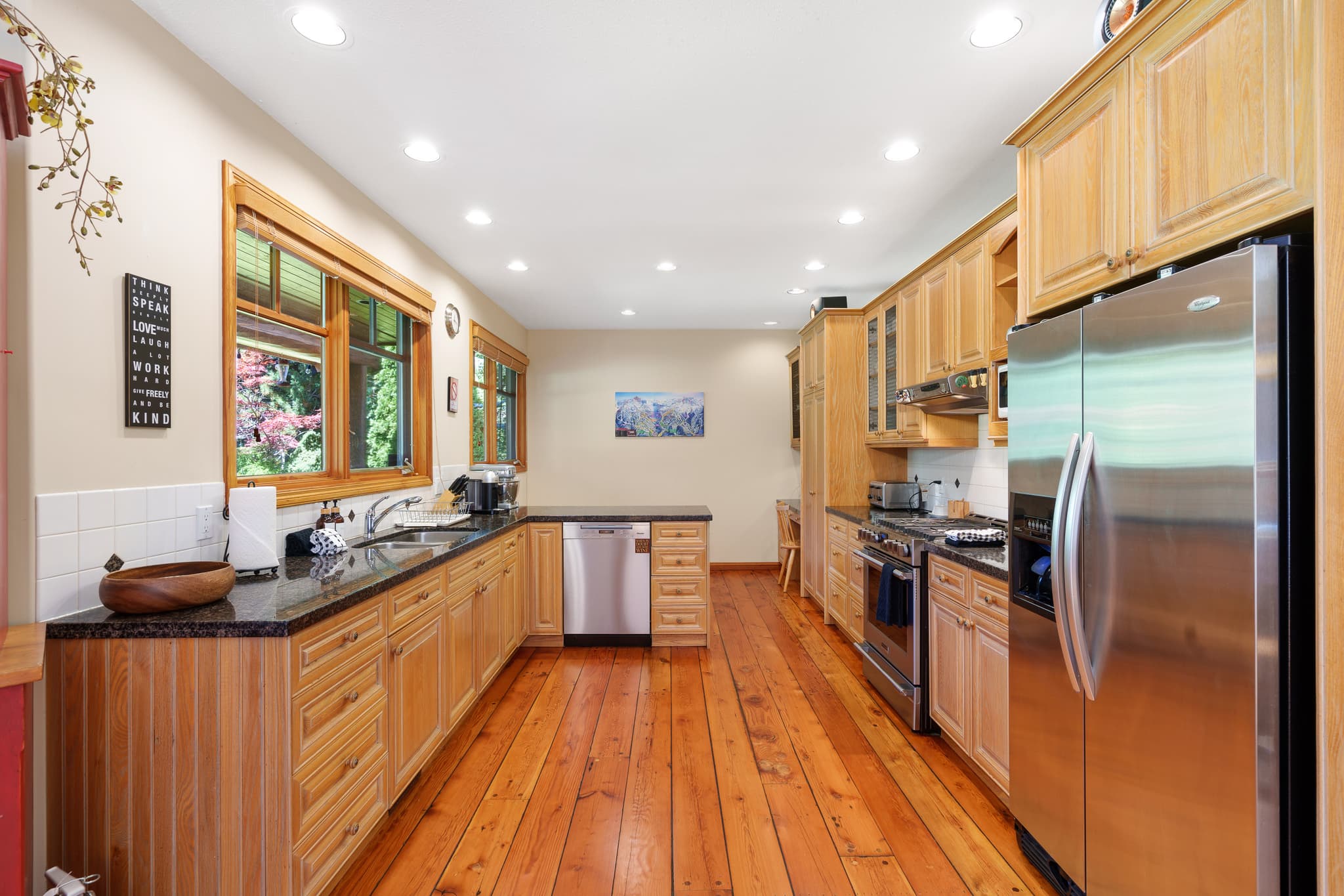 Golf Course Views interior 13