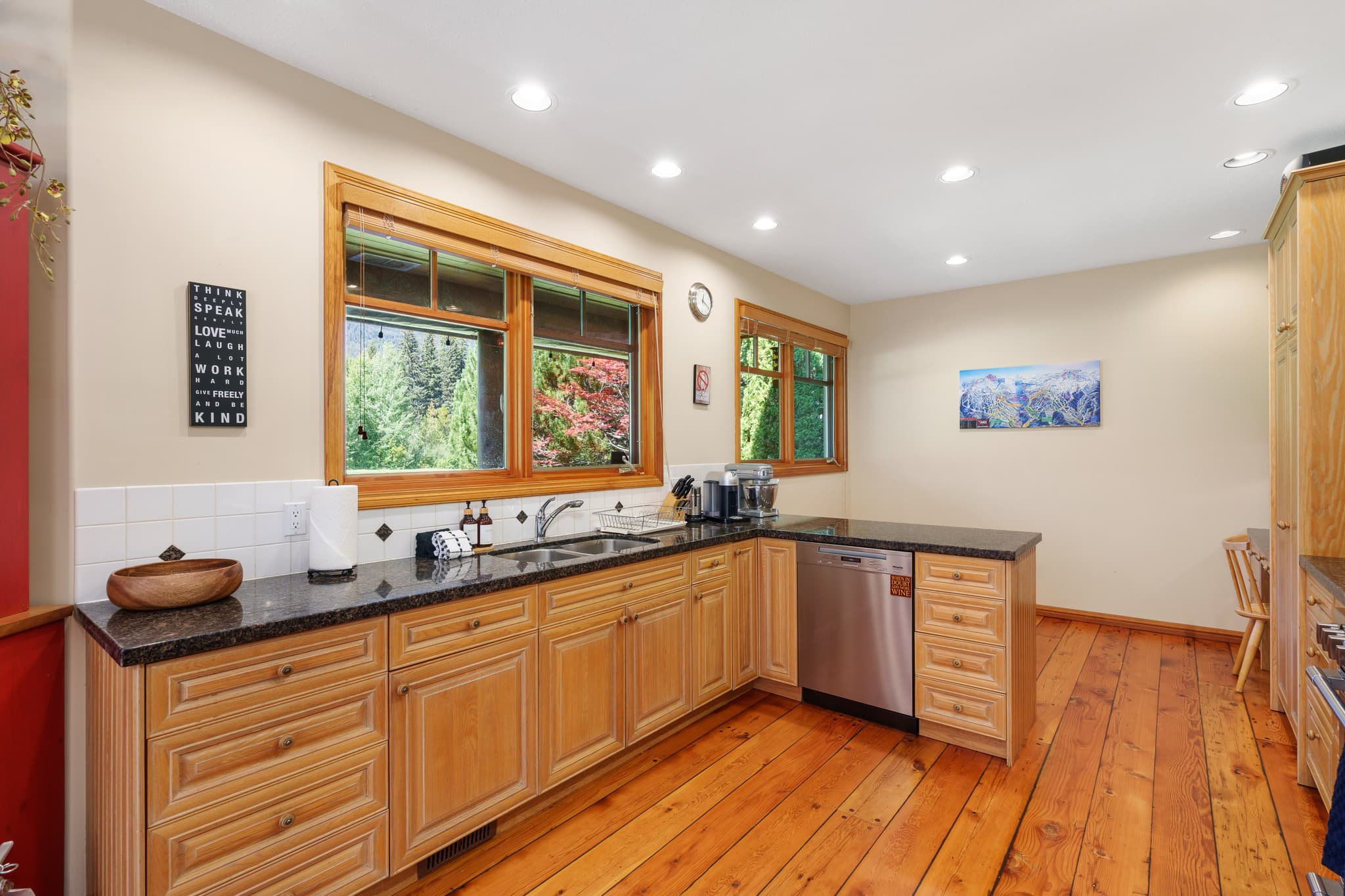 Golf Course Views interior 14