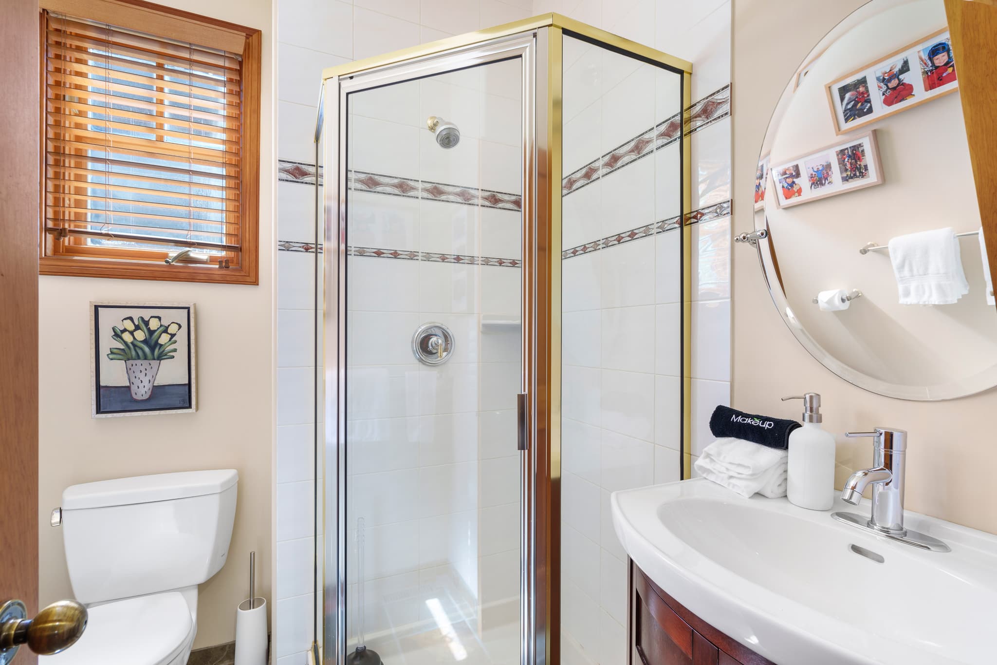 Golf Course Views interior 20