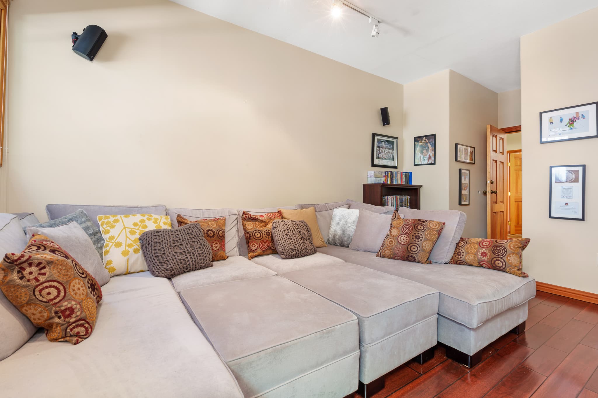 Golf Course Views interior 23