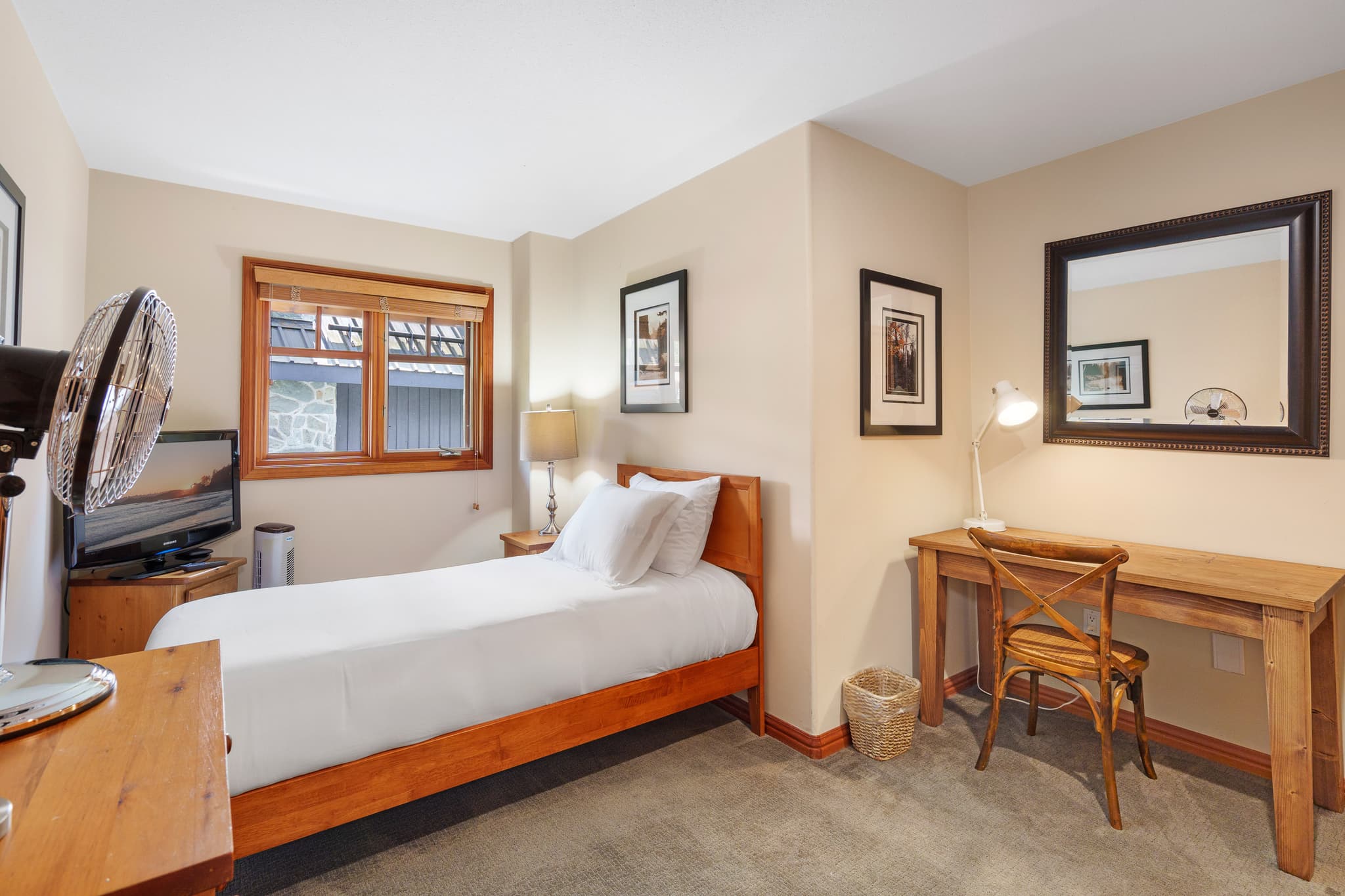 Golf Course Views interior 31