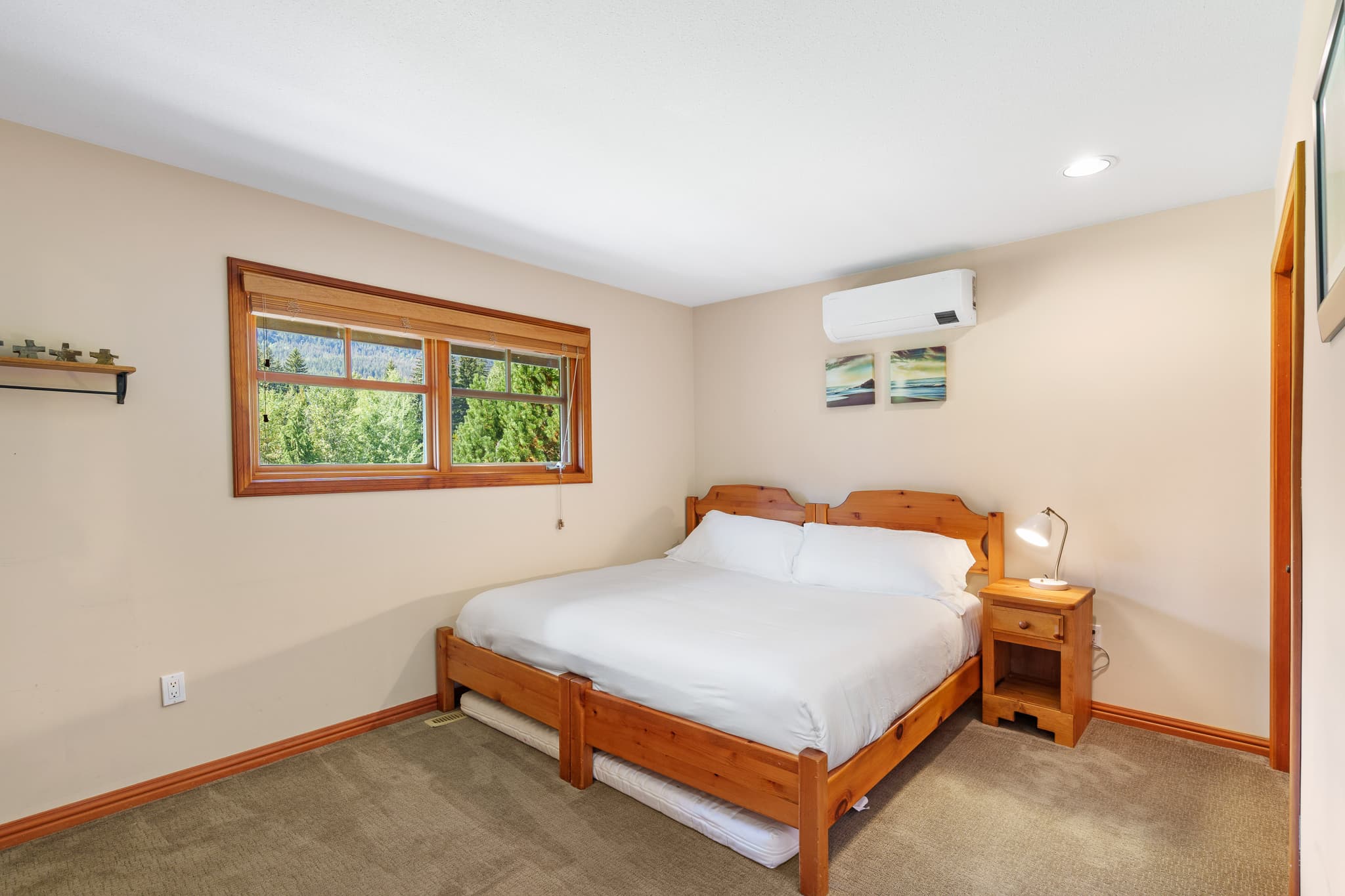 Golf Course Views interior 38