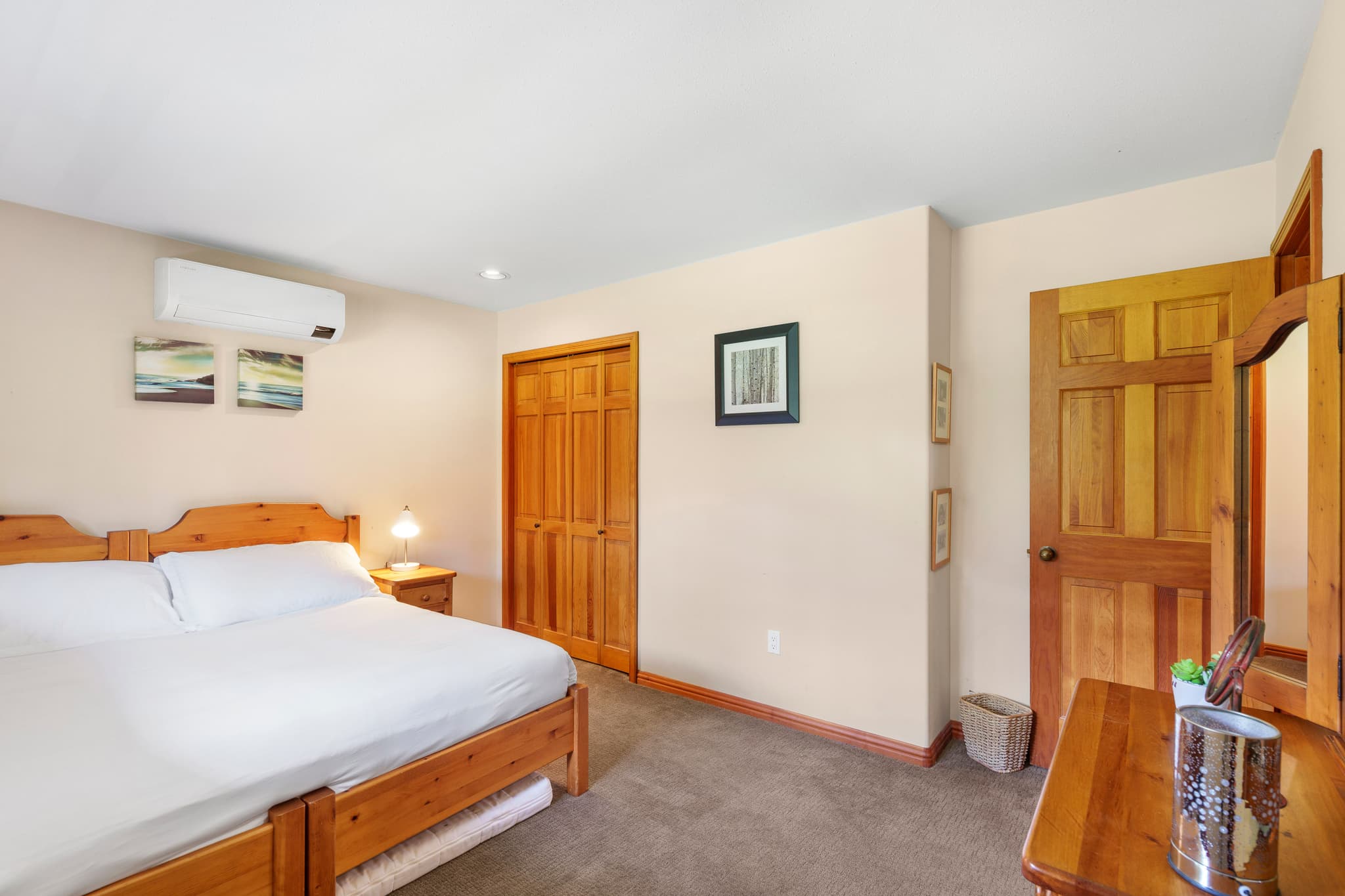 Golf Course Views interior 40