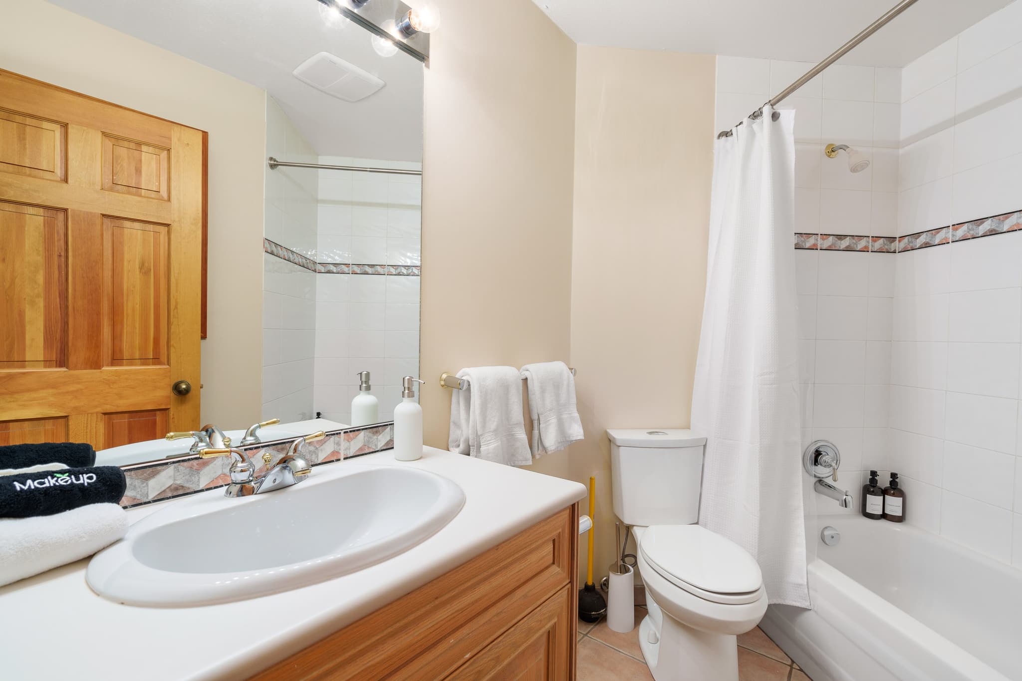 Golf Course Views interior 41