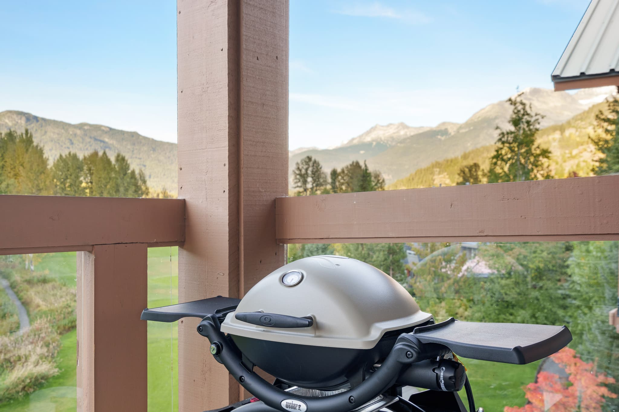 Cozy Lakefront Condo interior 13